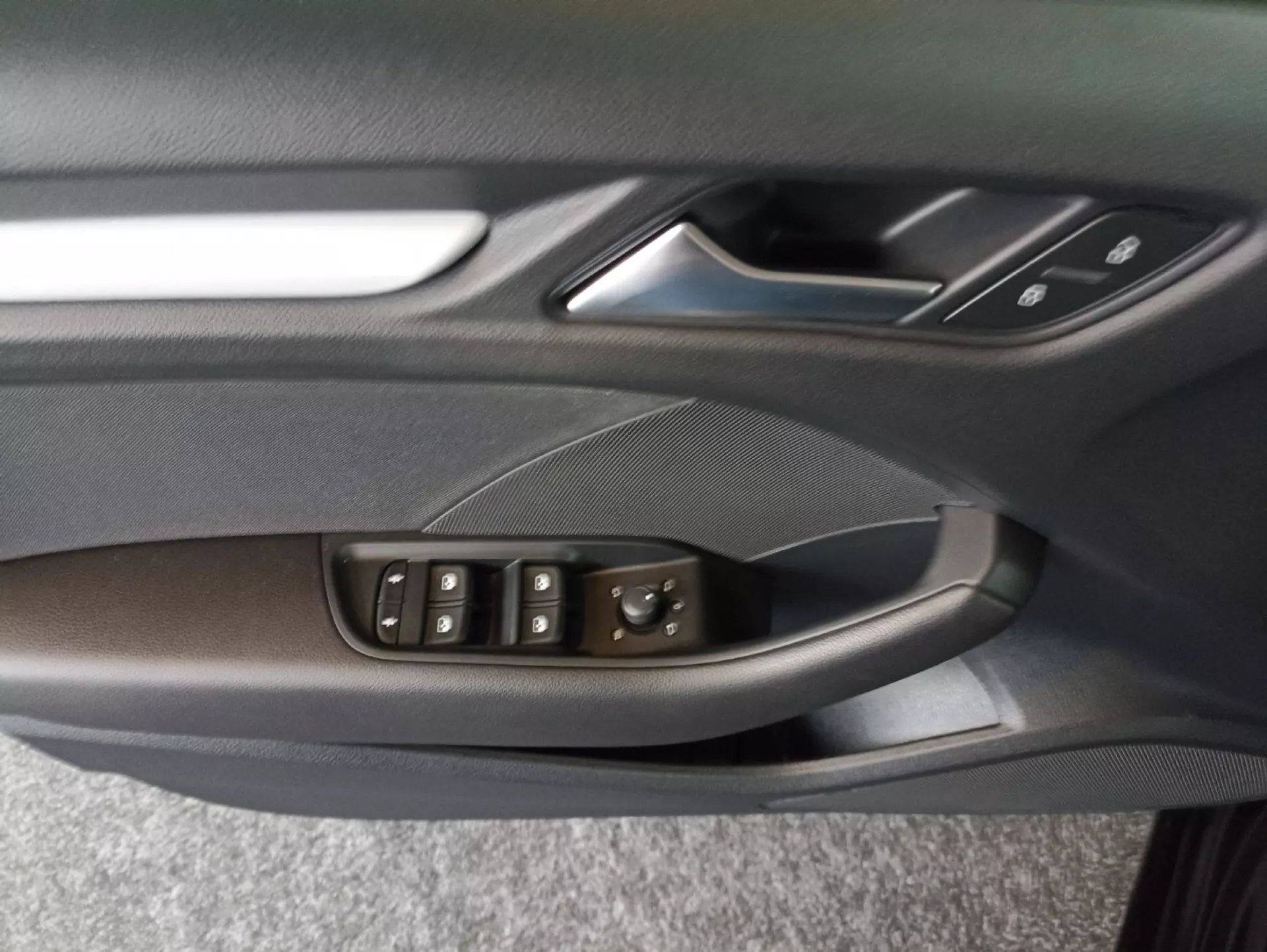 Audi A3 Limousine 30 TFSI Design S tronic 34