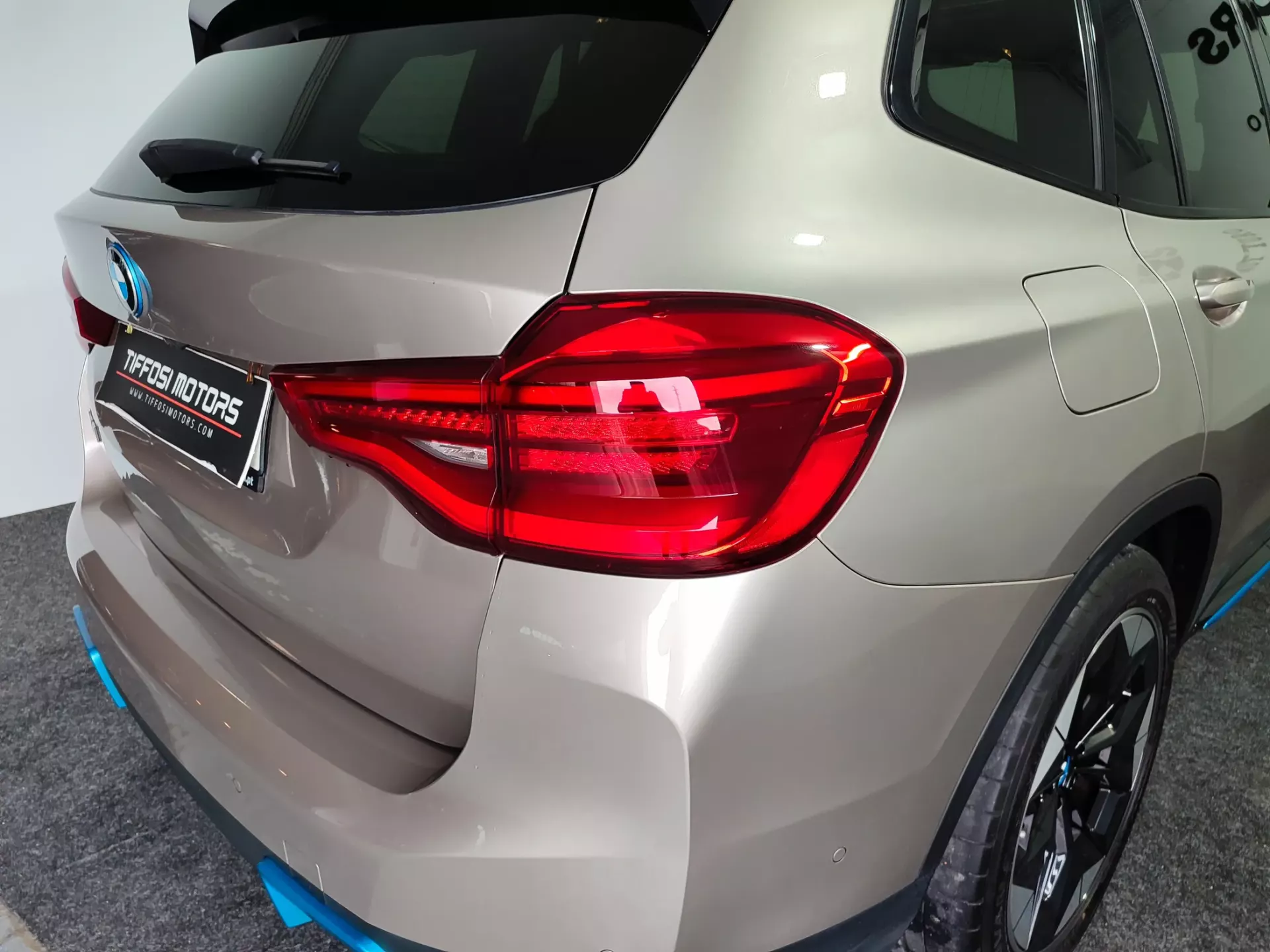 BMW iX3 Inspiring 9