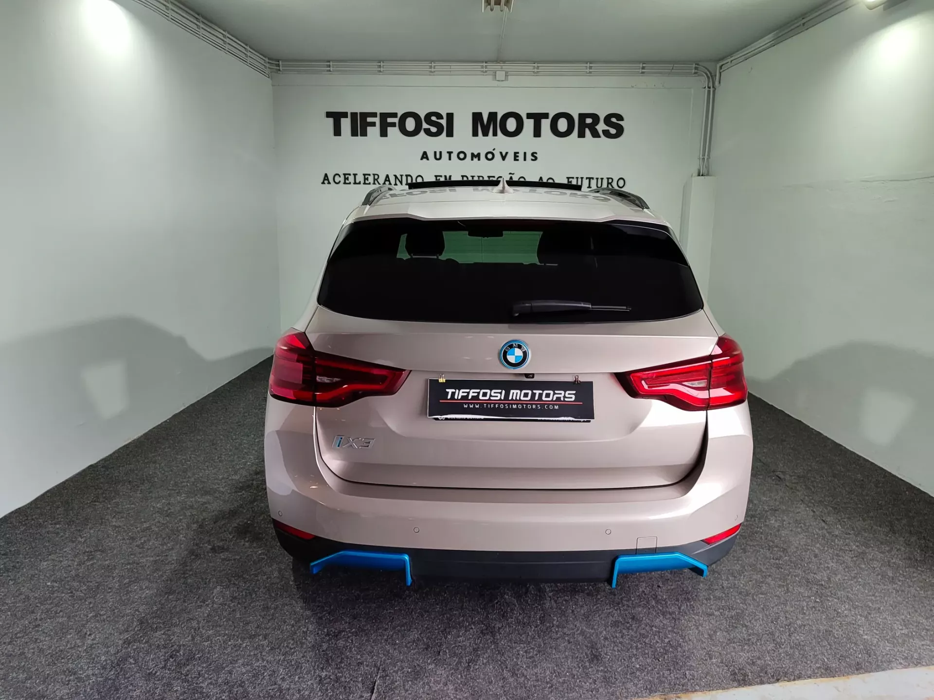 BMW iX3 Inspiring 12