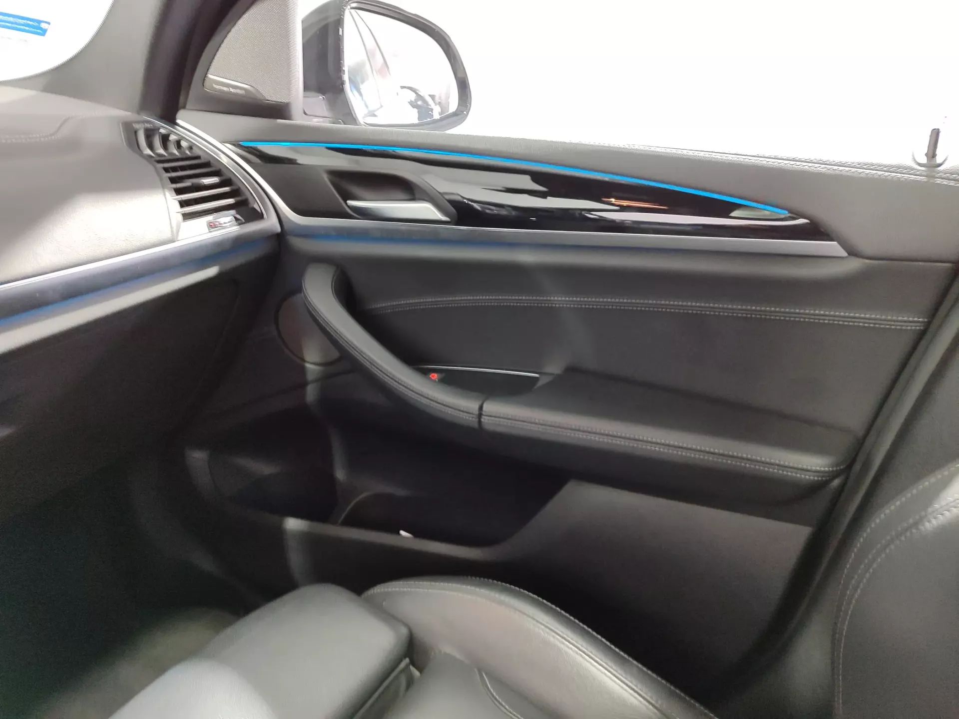 BMW iX3 Inspiring 23