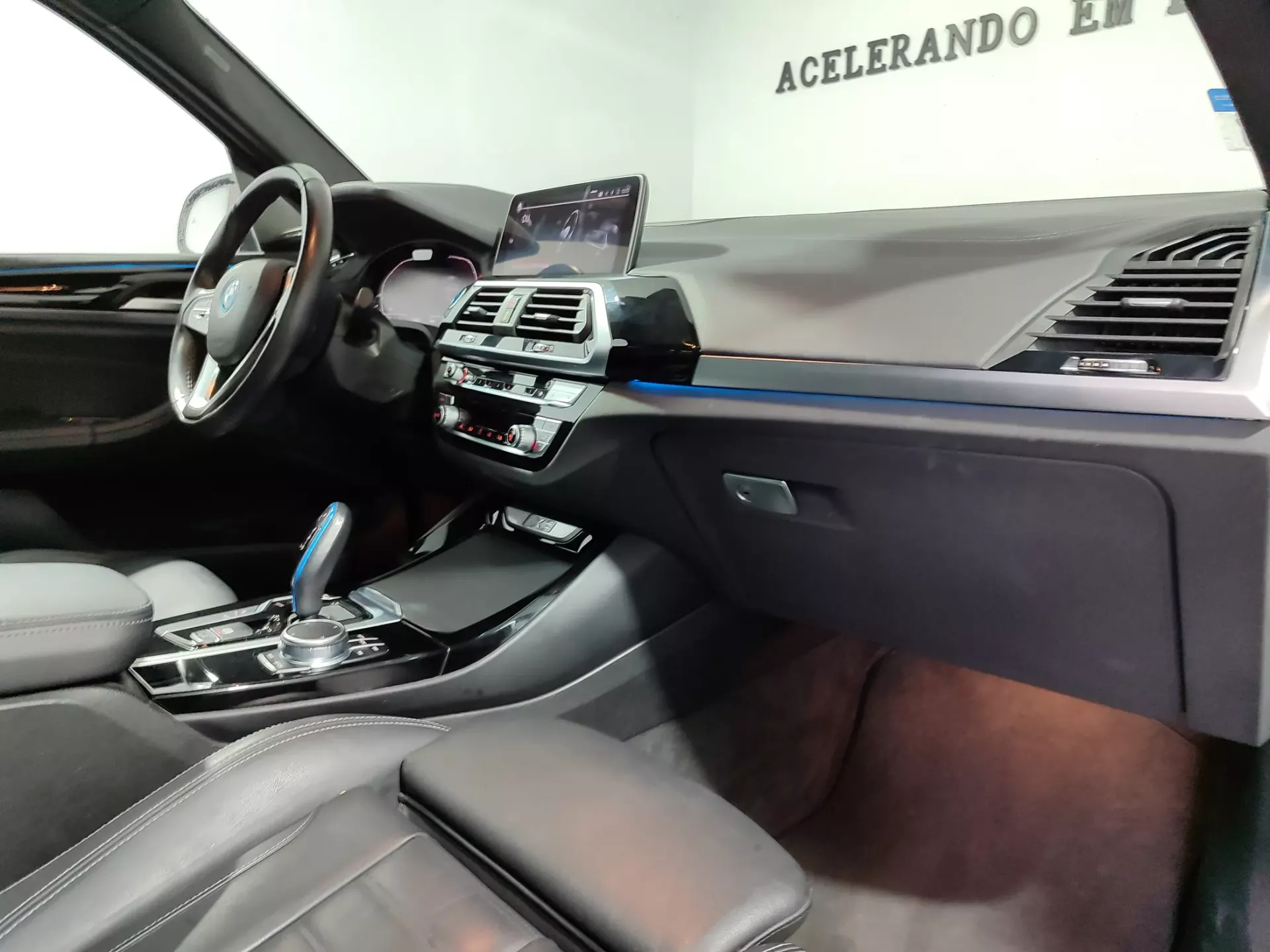 BMW iX3 Inspiring 24