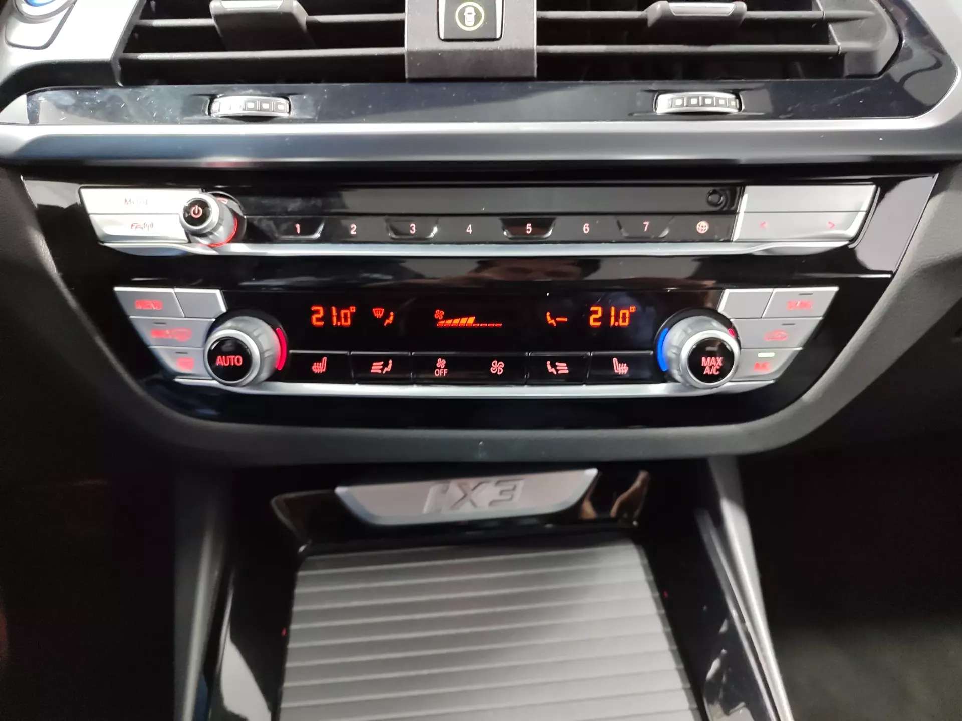 BMW iX3 Inspiring 36