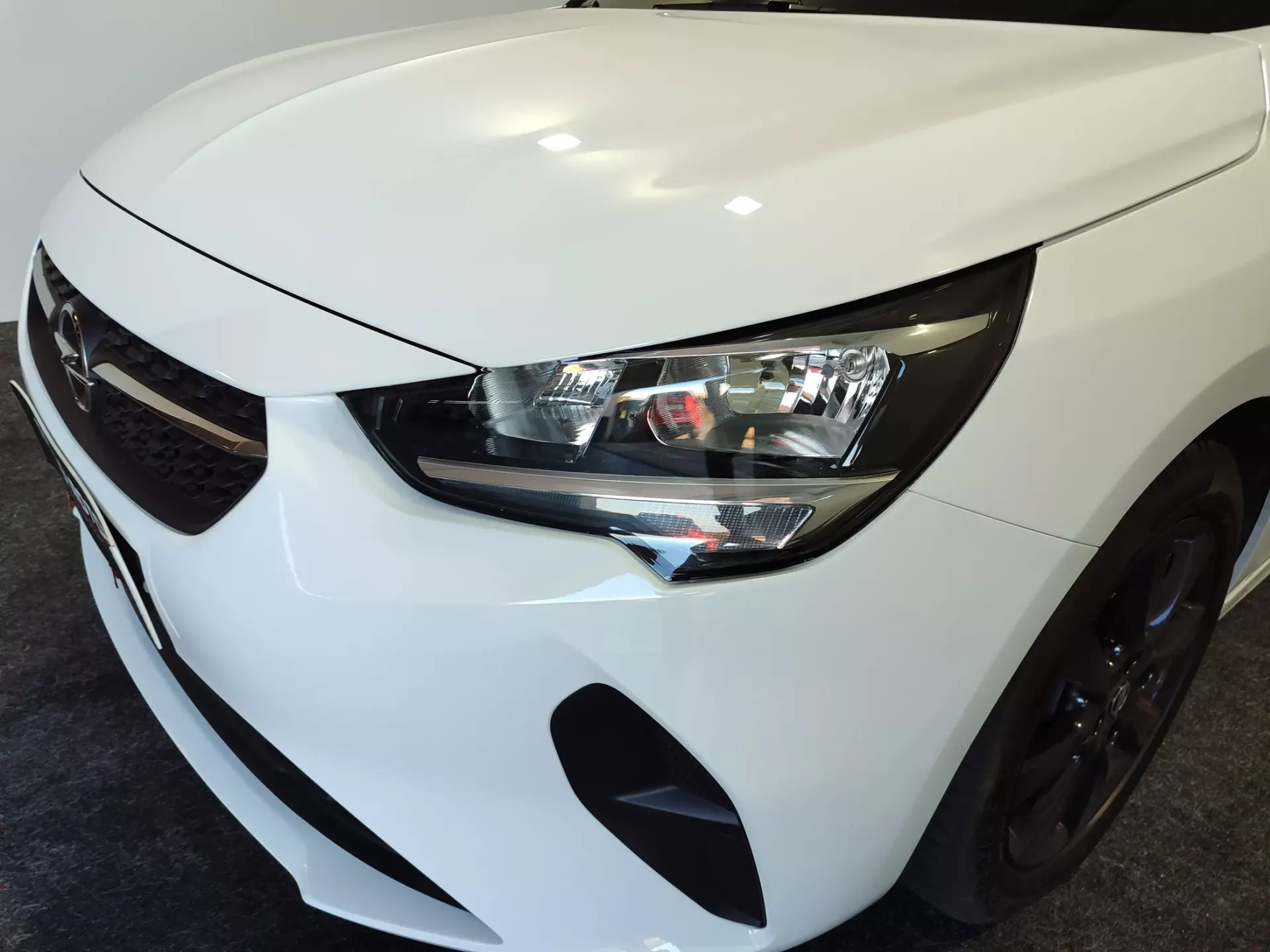 Opel Corsa 1.5 D Elegance 4