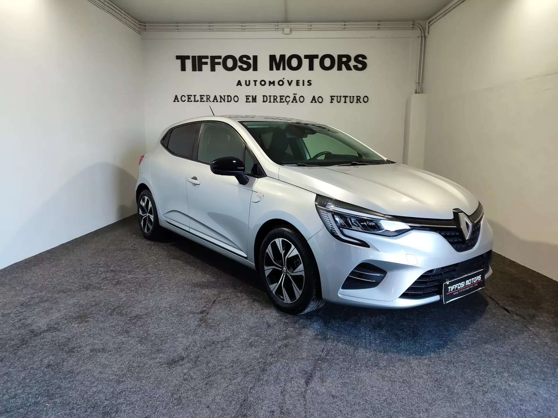 Renault Clio 1.0 TCe Limited Bi-Fuel 2