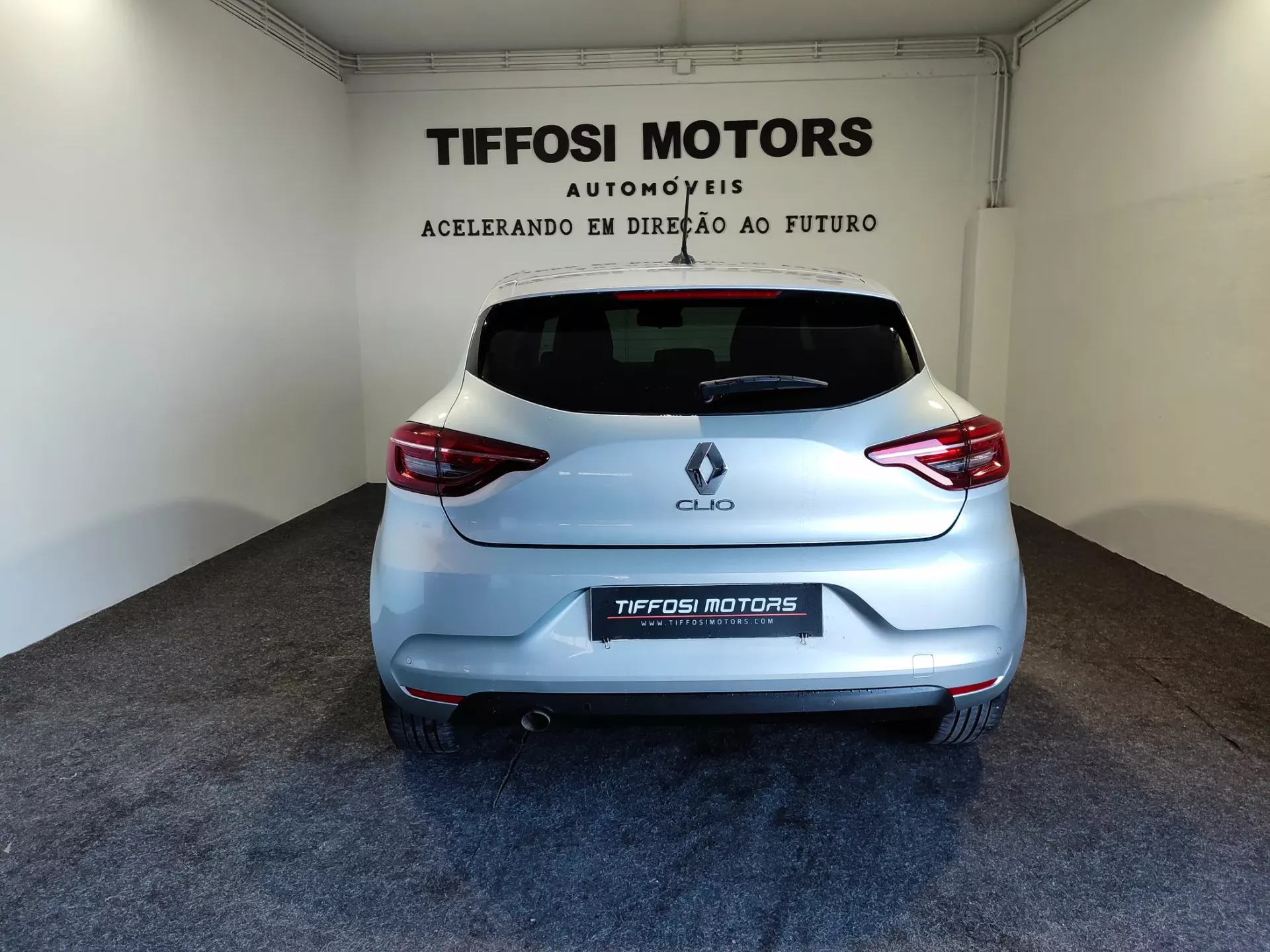 Renault Clio 1.0 TCe Limited Bi-Fuel 8
