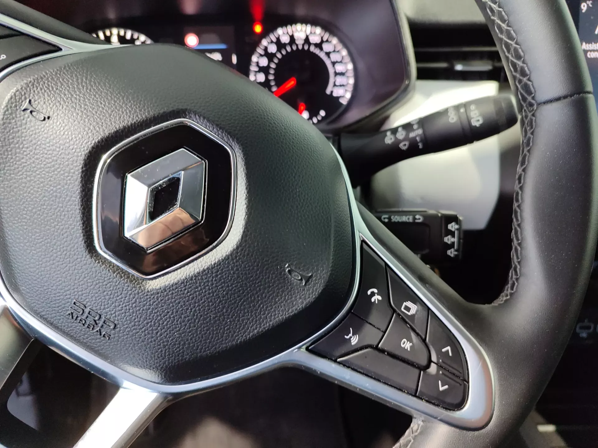 Renault Clio 1.0 TCe Limited Bi-Fuel 33