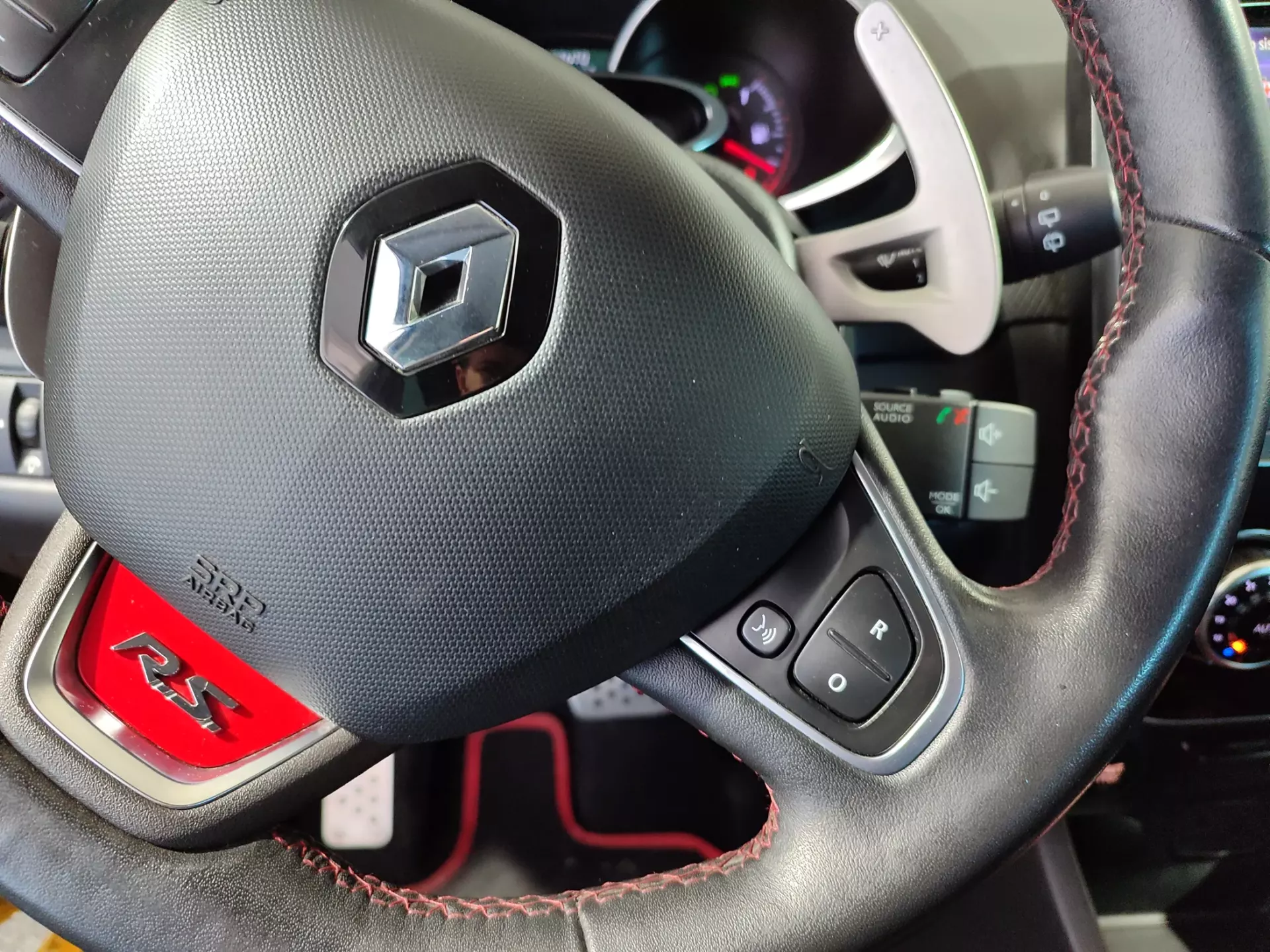 Renault Clio TCe 200 EDC Sport R.S. 35