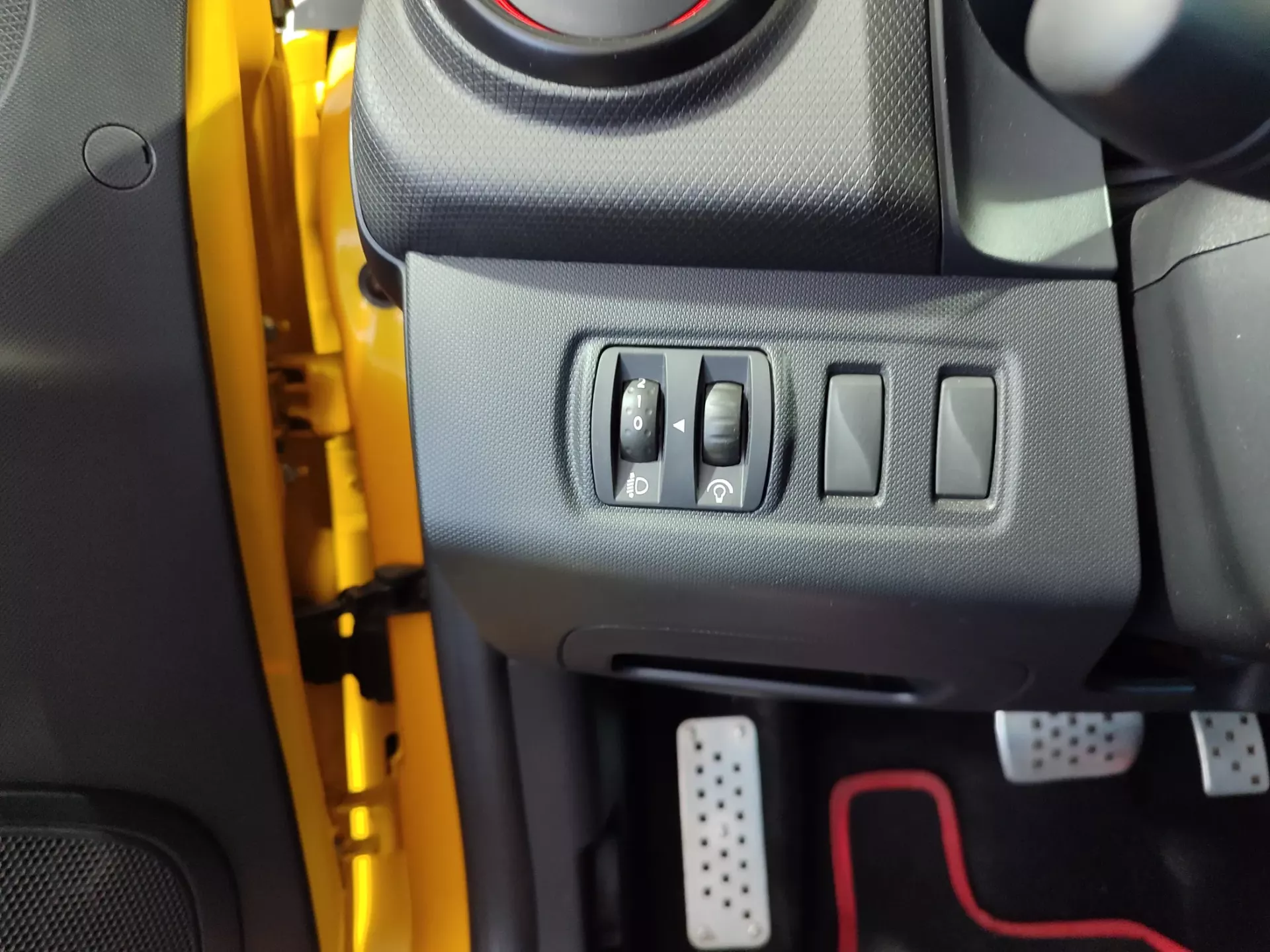 Renault Clio TCe 200 EDC Sport R.S. 37