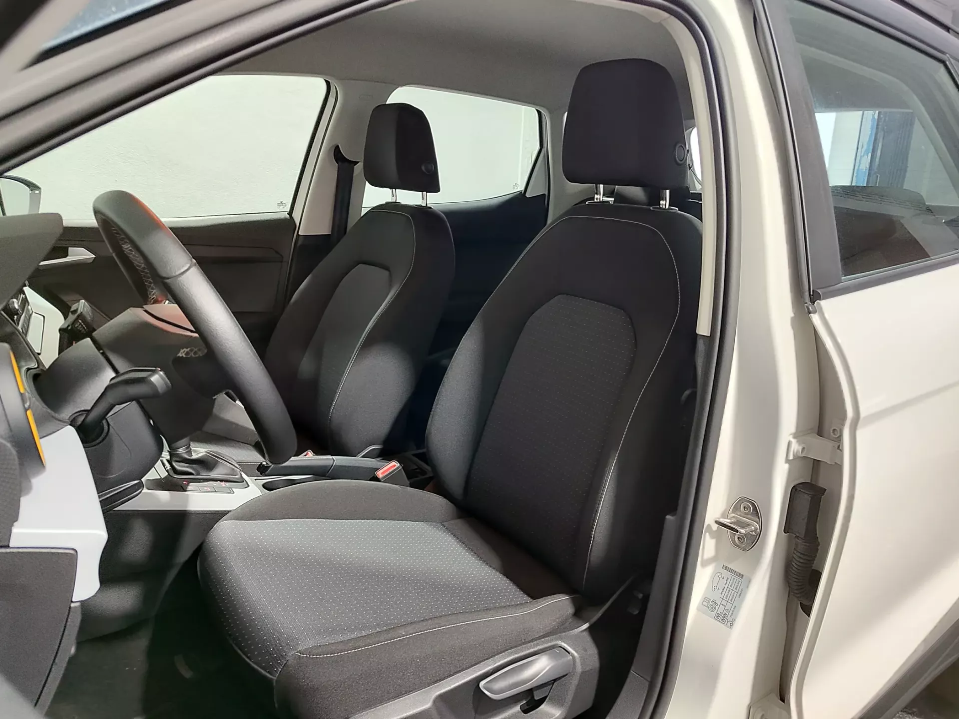 SEAT Arona 1.0 TSI Wave Plus DSG 13