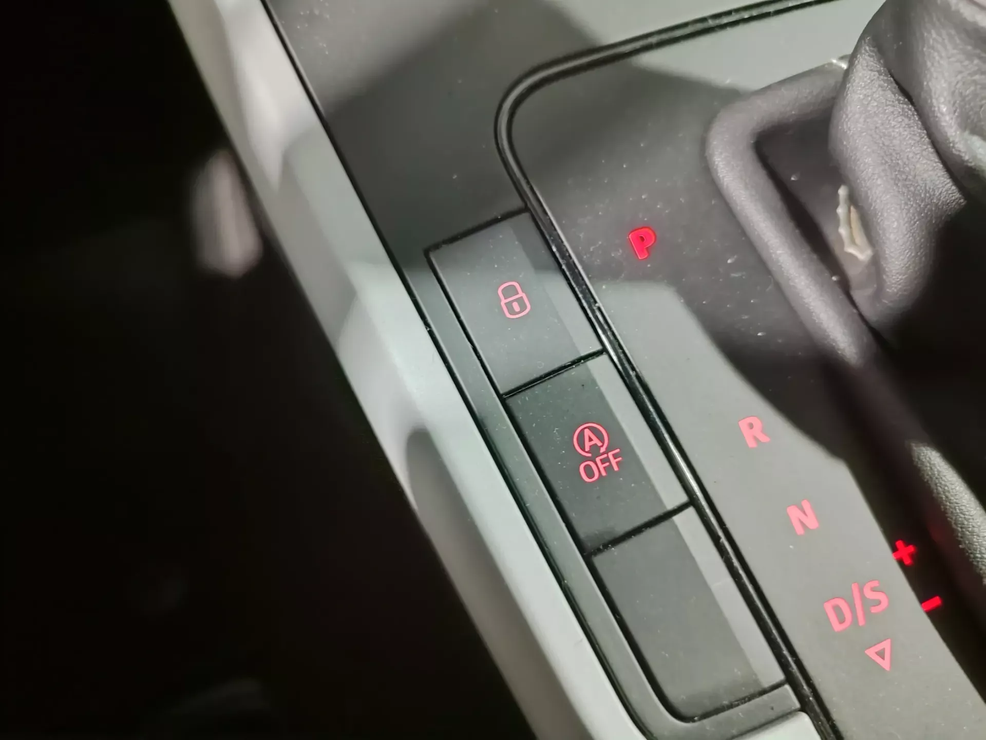 SEAT Arona 1.0 TSI Wave Plus DSG 31