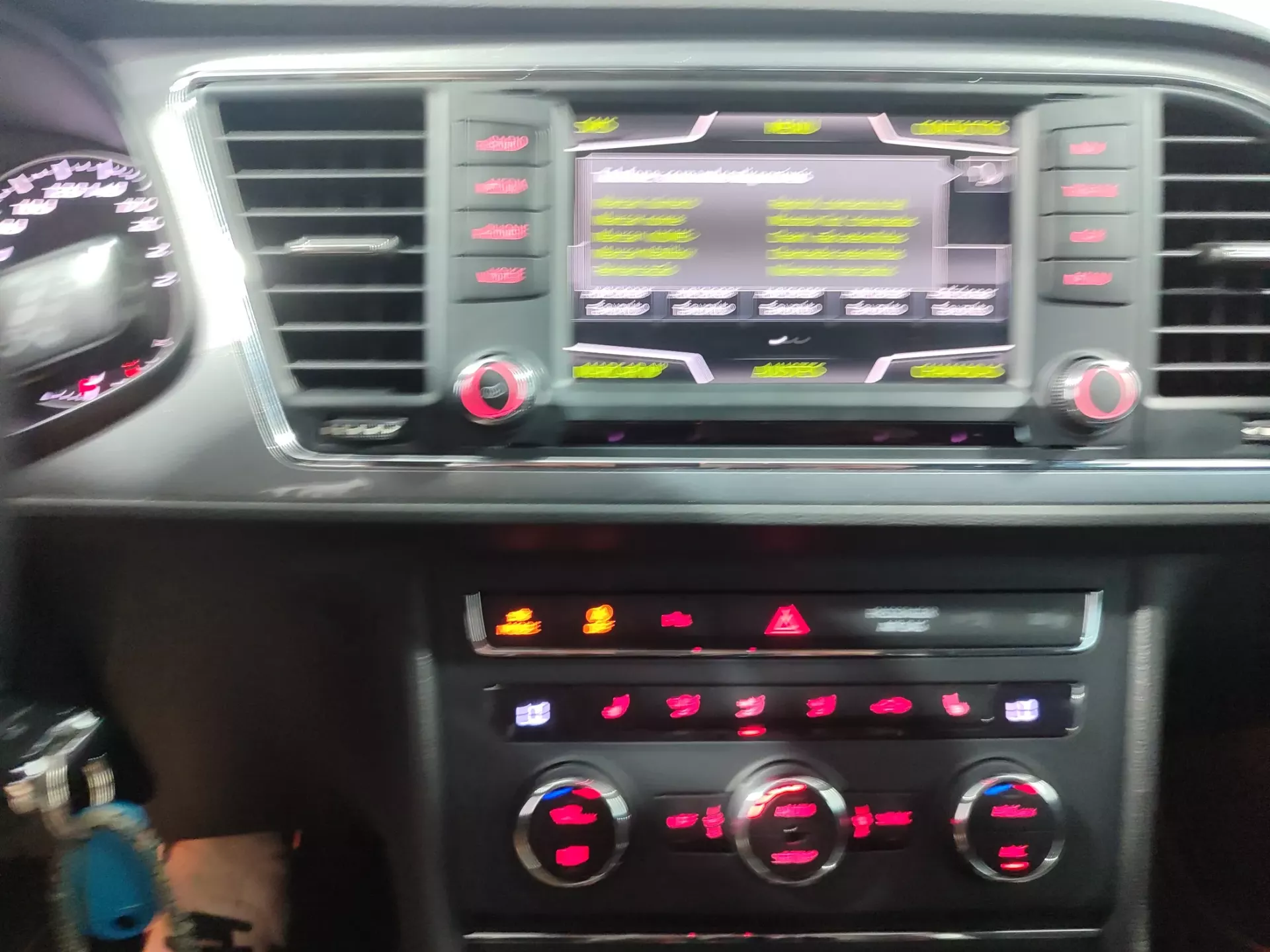 SEAT Leon ST 2.0 TDI FR DSG S/S 26