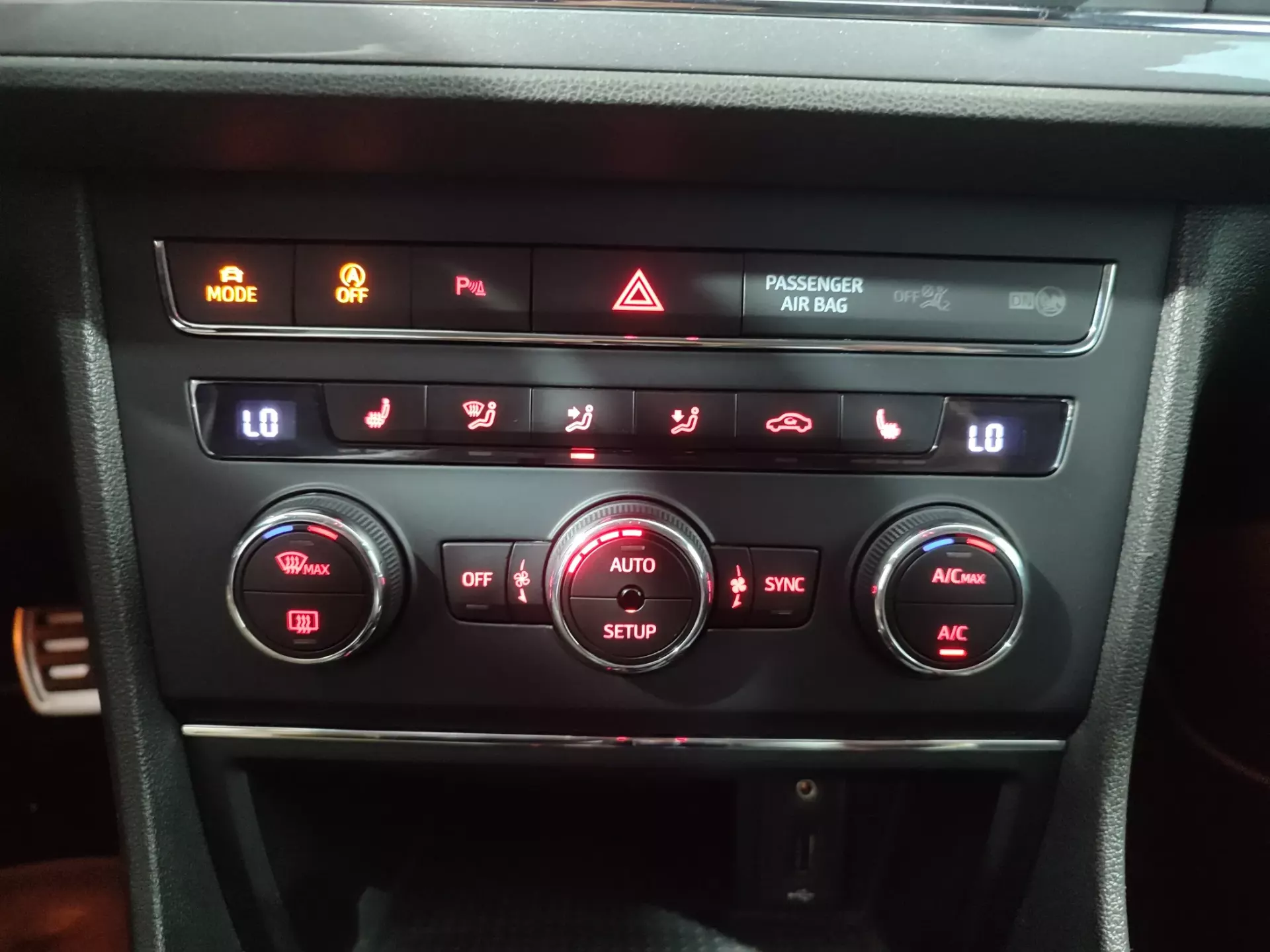 SEAT Leon ST 2.0 TDI FR DSG S/S 32