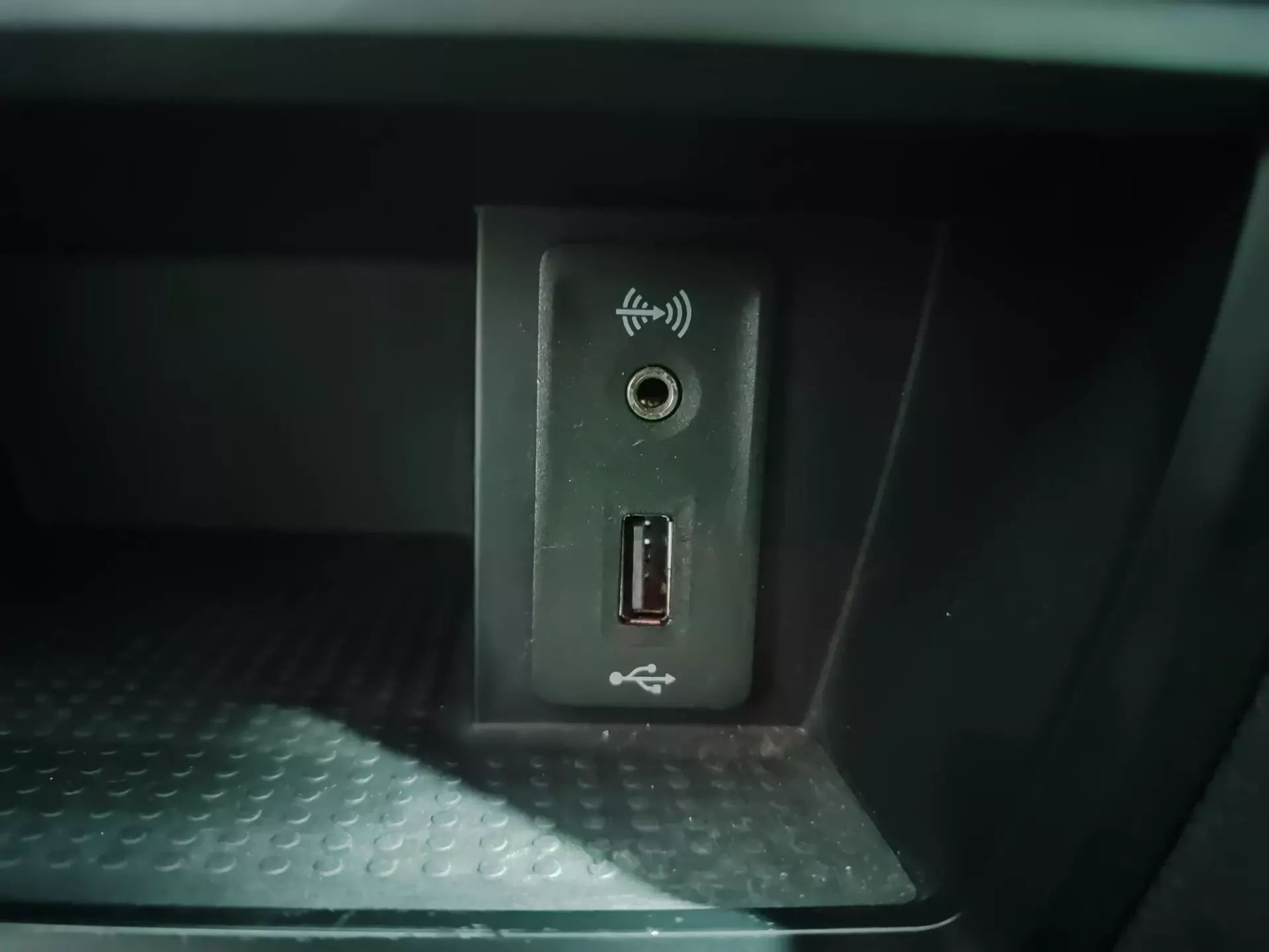 SEAT Leon ST 2.0 TDI FR DSG S/S 33