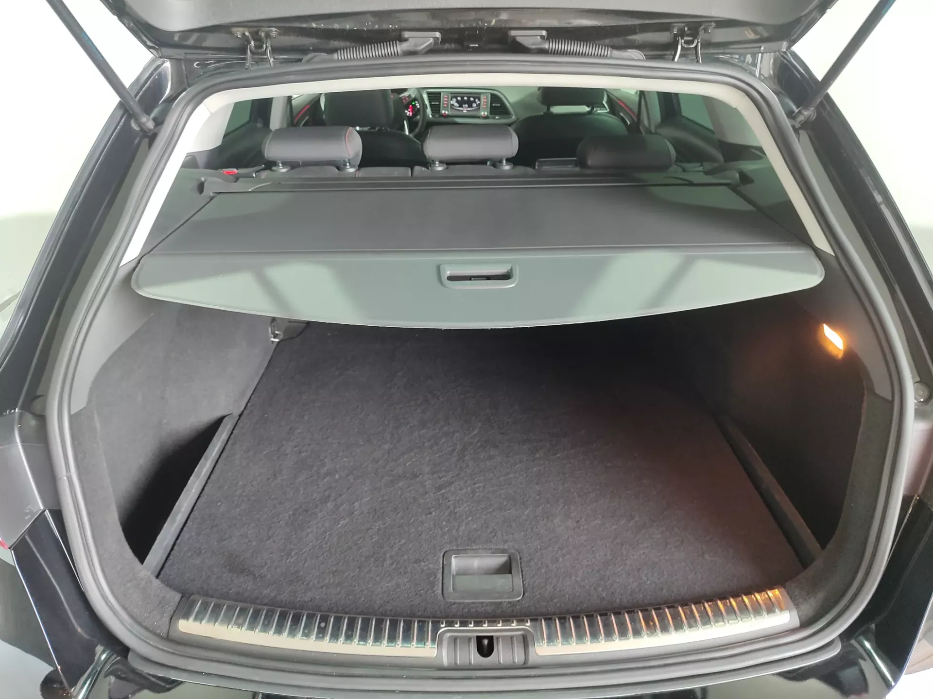 SEAT Leon ST 2.0 TDI FR DSG S/S 44