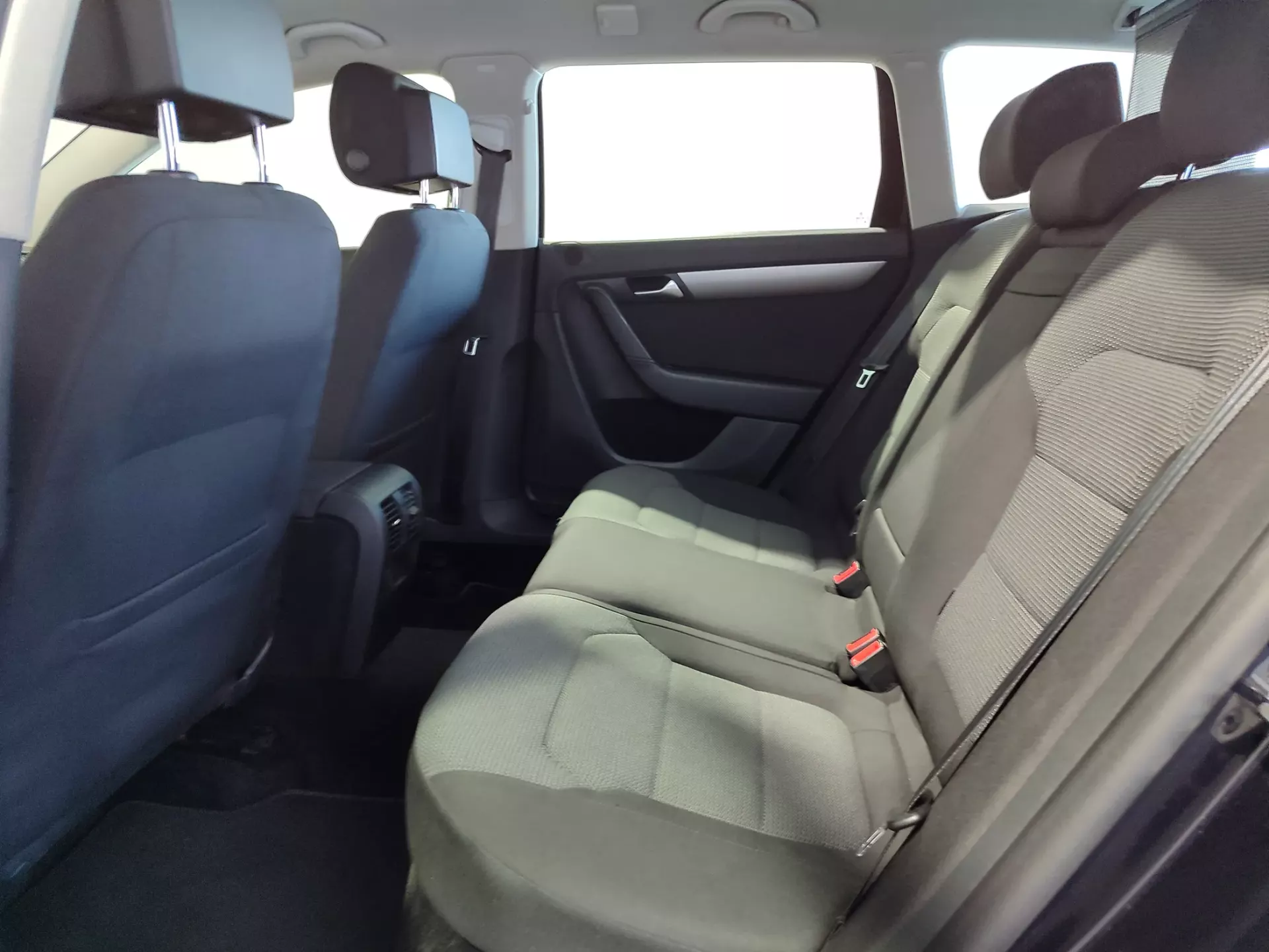 Volkswagen Passat Variant 1.6 TDI Confortline BlueMotion 13