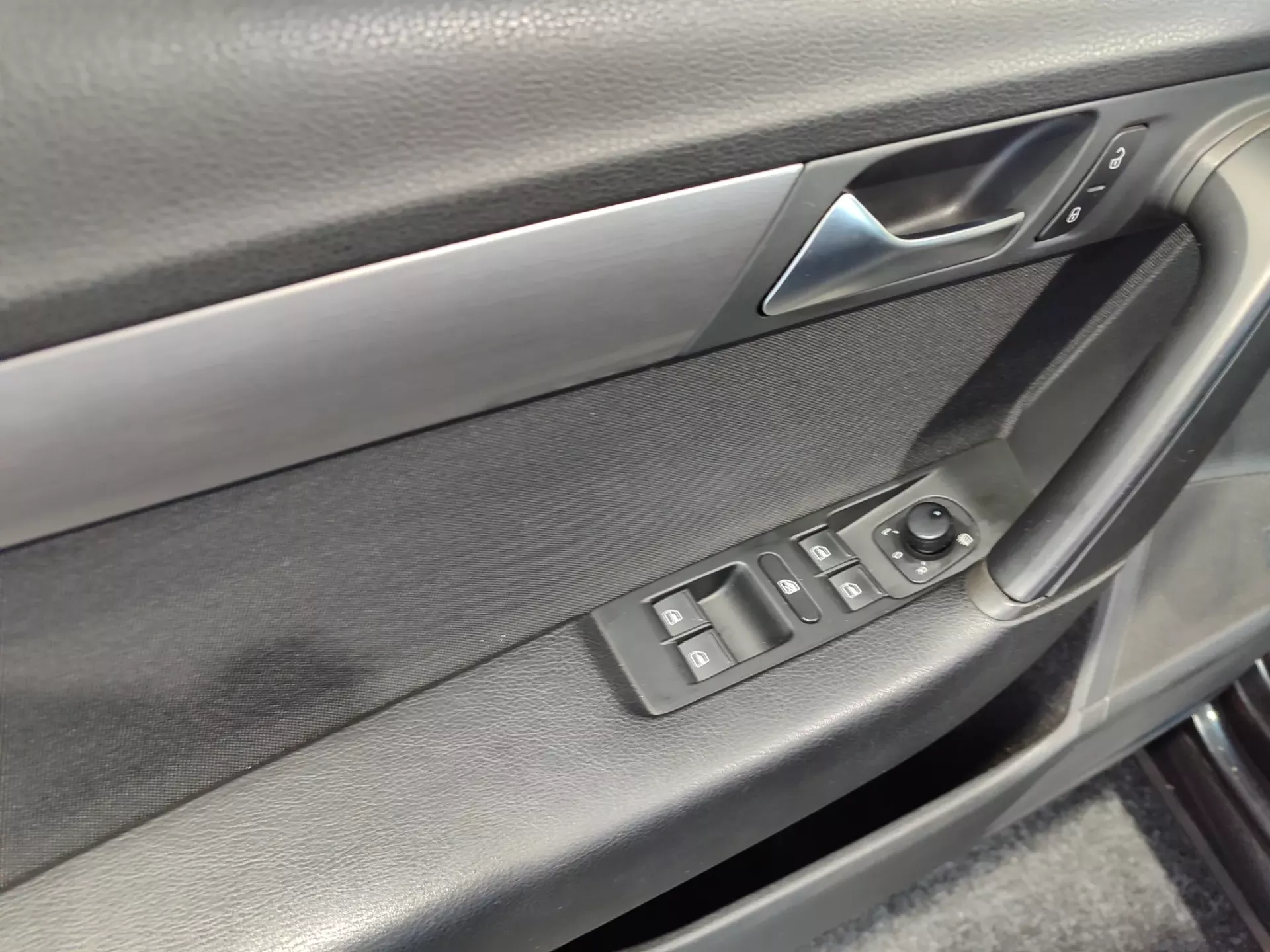 Volkswagen Passat Variant 1.6 TDI Confortline BlueMotion 32