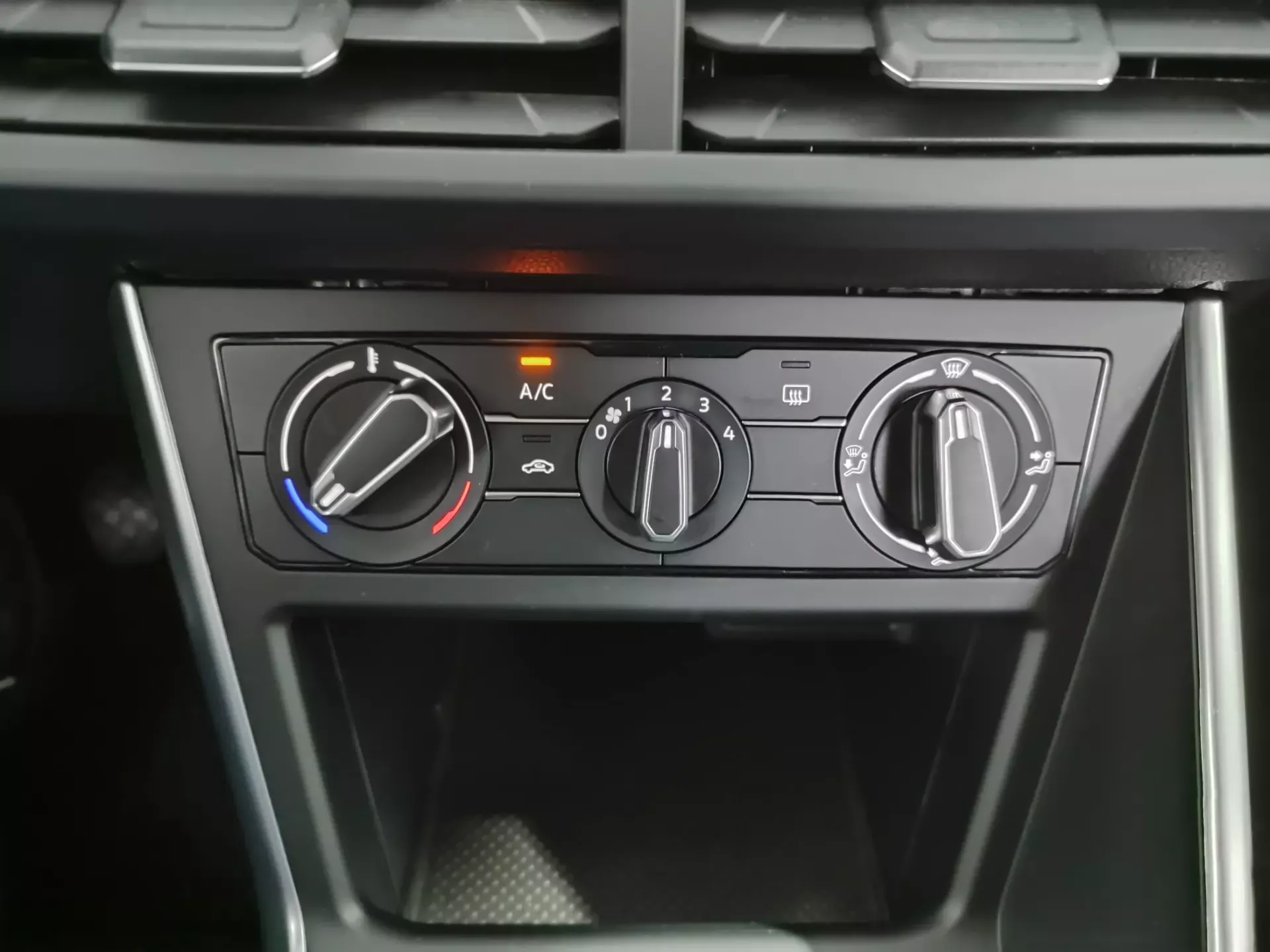 Volkswagen Taigo 1.0 TSI Urban 28