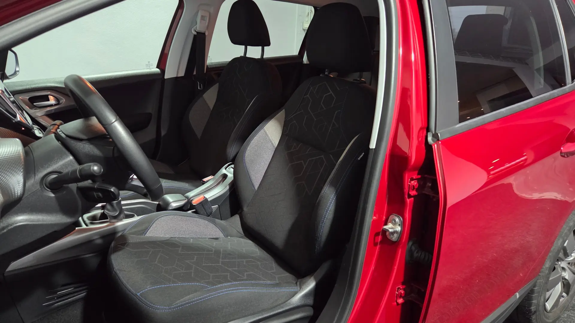 Peugeot 2008 PureTech 130 Stop&Start Allure 12