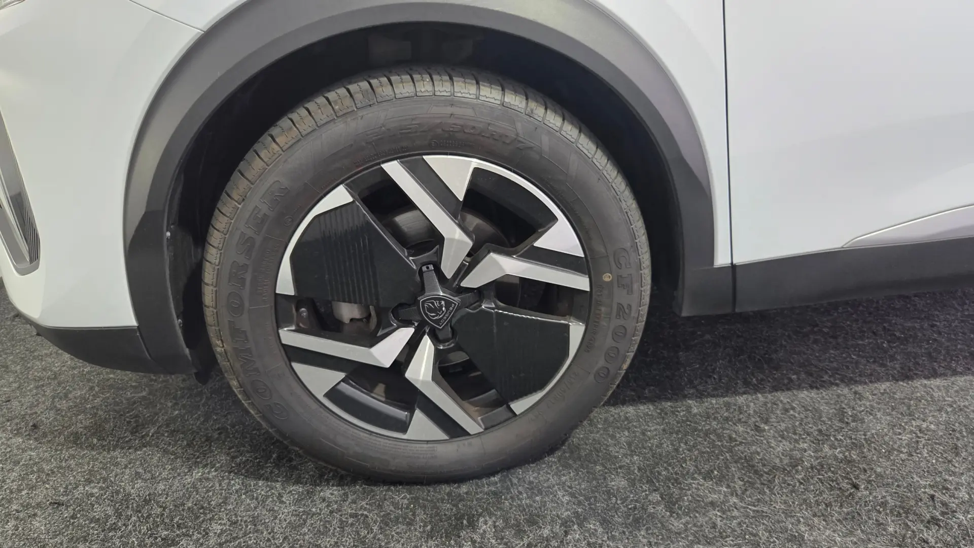 Peugeot 2008 PureTech 100 Stop&Start Allure 36