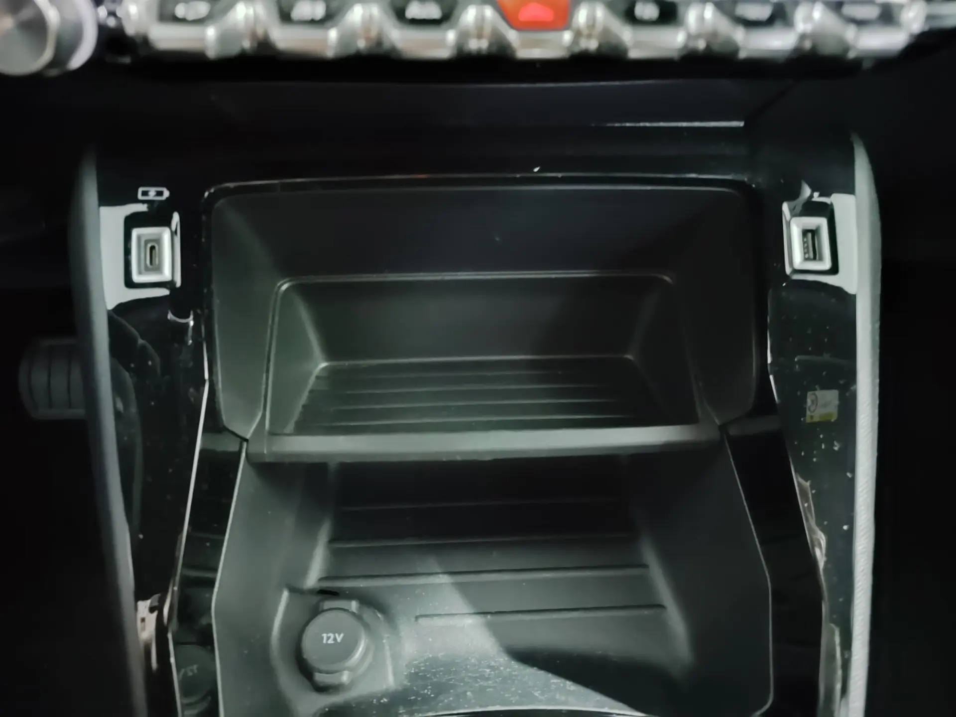 Peugeot e-2008 50 kWh Active Pack 28