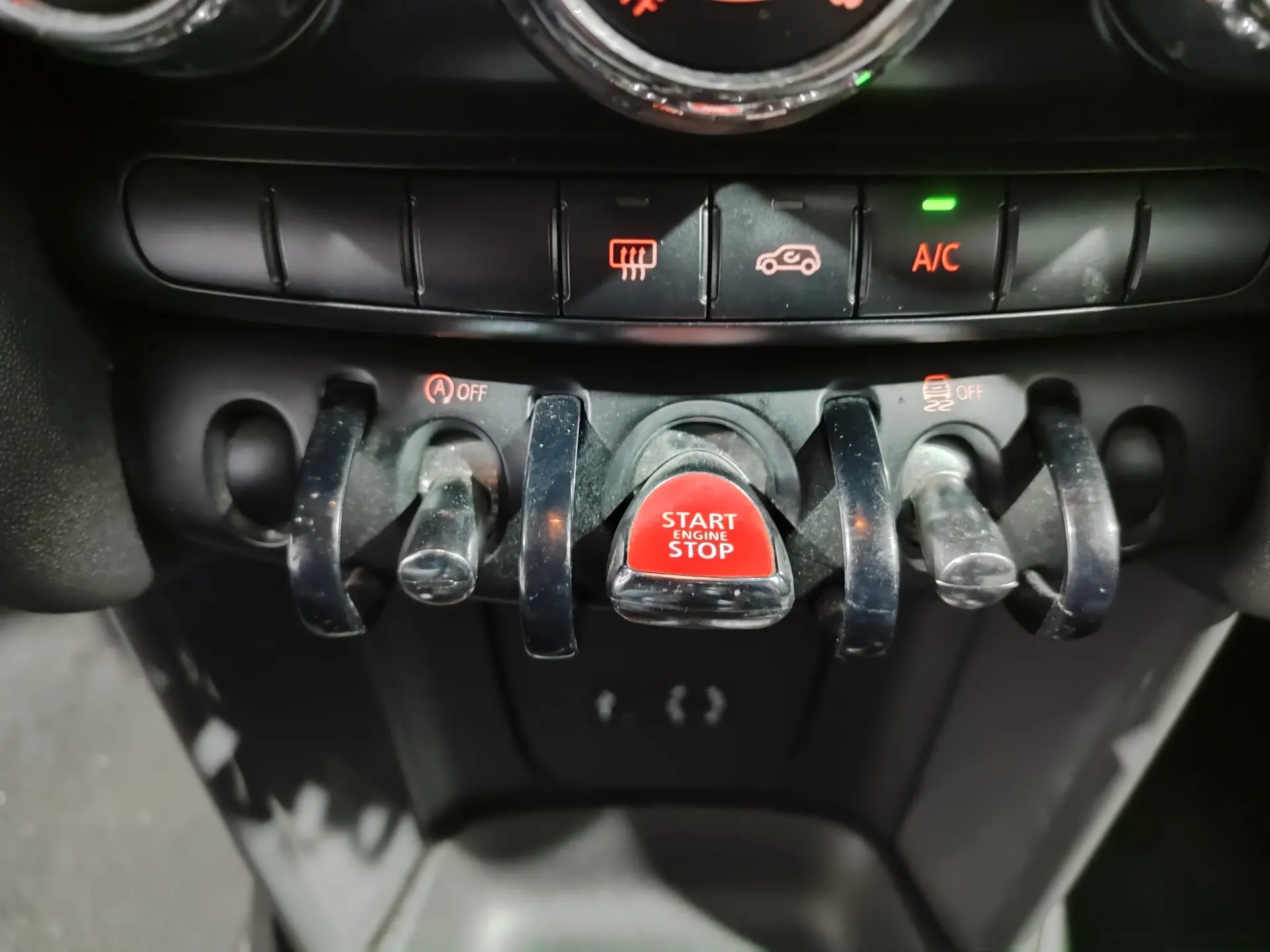 MINI 3 Portas One D 27