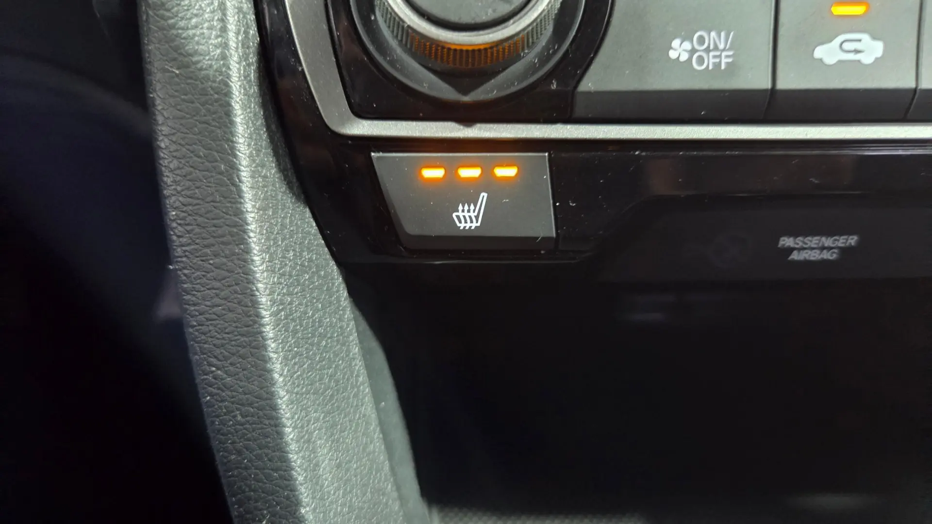 Honda Civic 1.0 i-VTEC Elegance Navi CVT 28