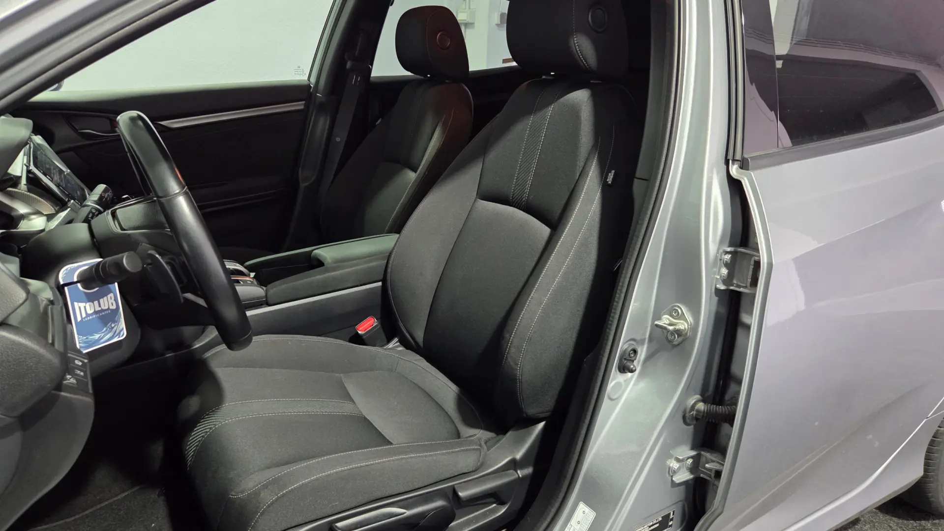 Honda Civic 1.0 i-VTEC Elegance Navi CVT 12