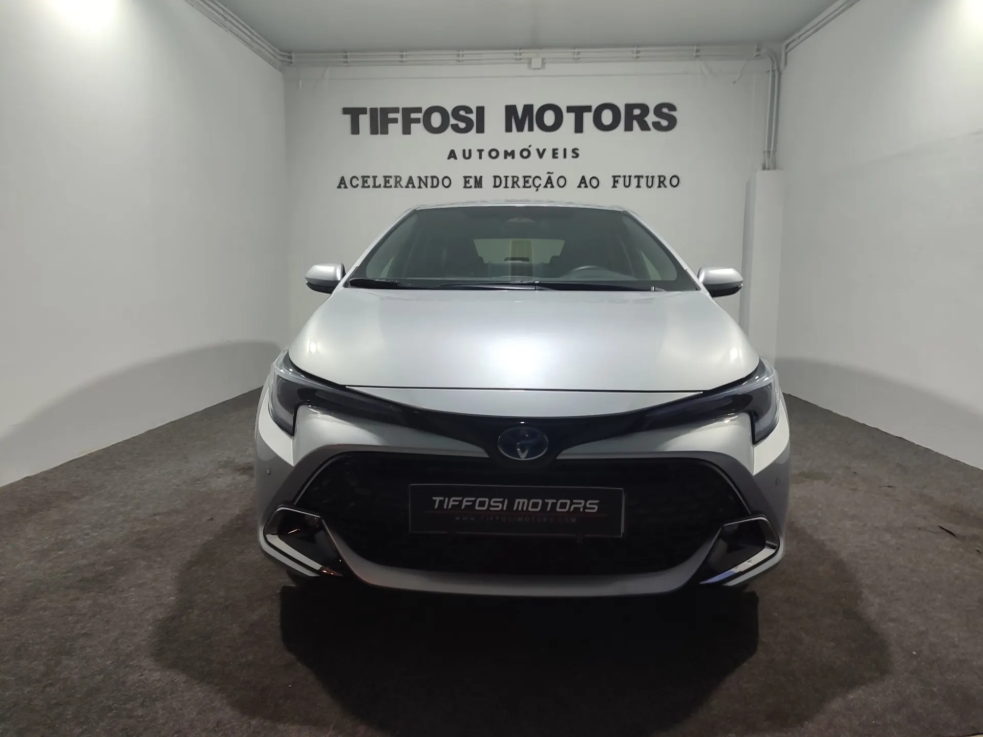 Toyota Corolla 1.8 Hybrid Exclusive 3