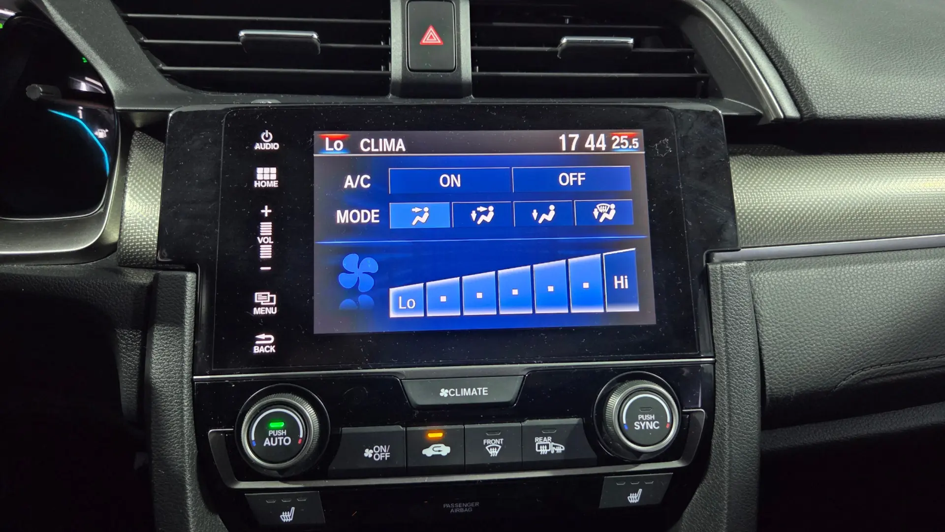 Honda Civic 1.0 i-VTEC Elegance Navi CVT 27