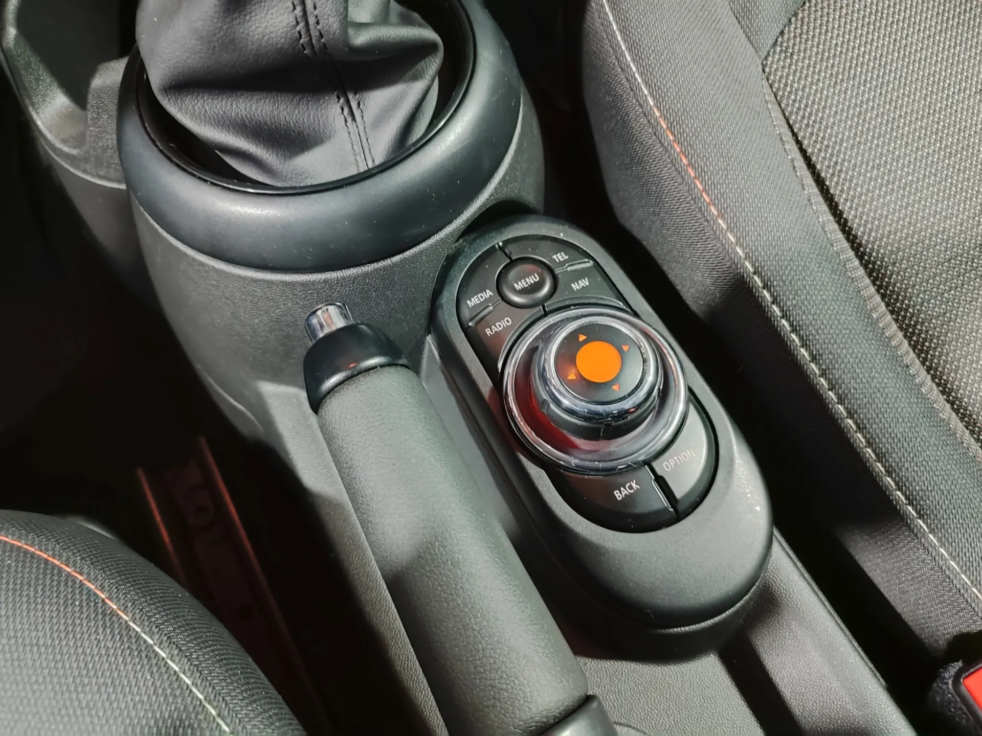 MINI 3 Portas One D 29