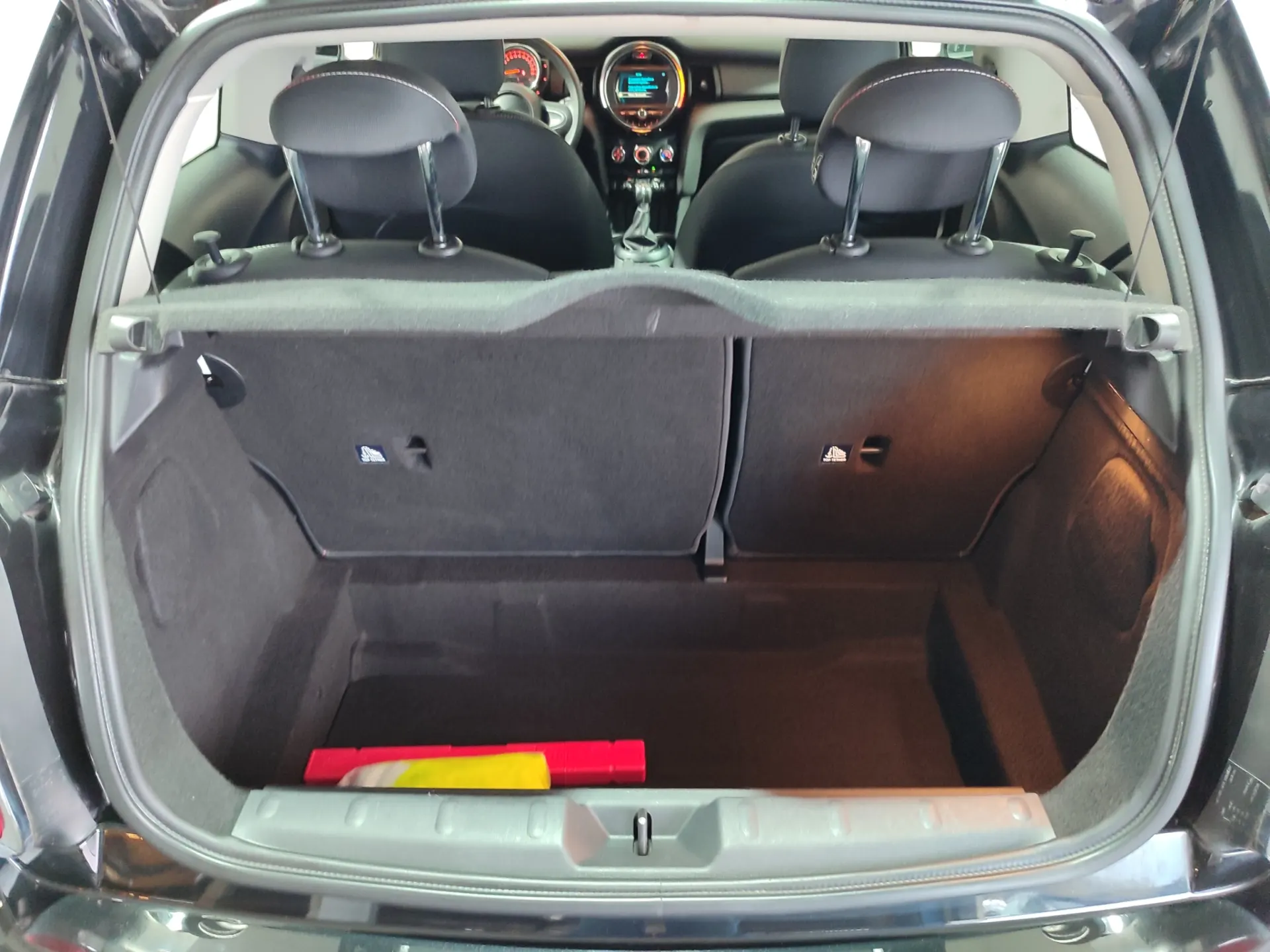 MINI 3 Portas One D 38