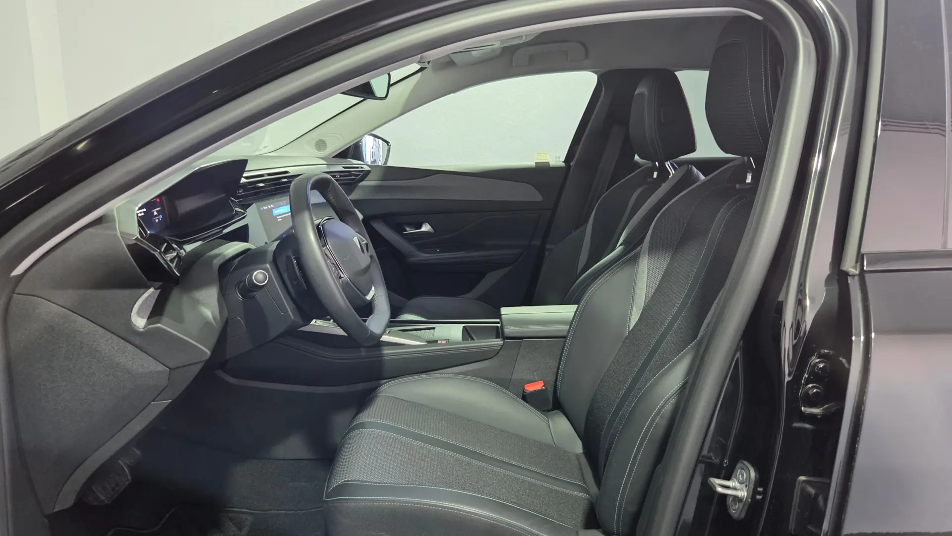 Peugeot 308 SW BlueHDi 130 EAT8 Allure Pack 13