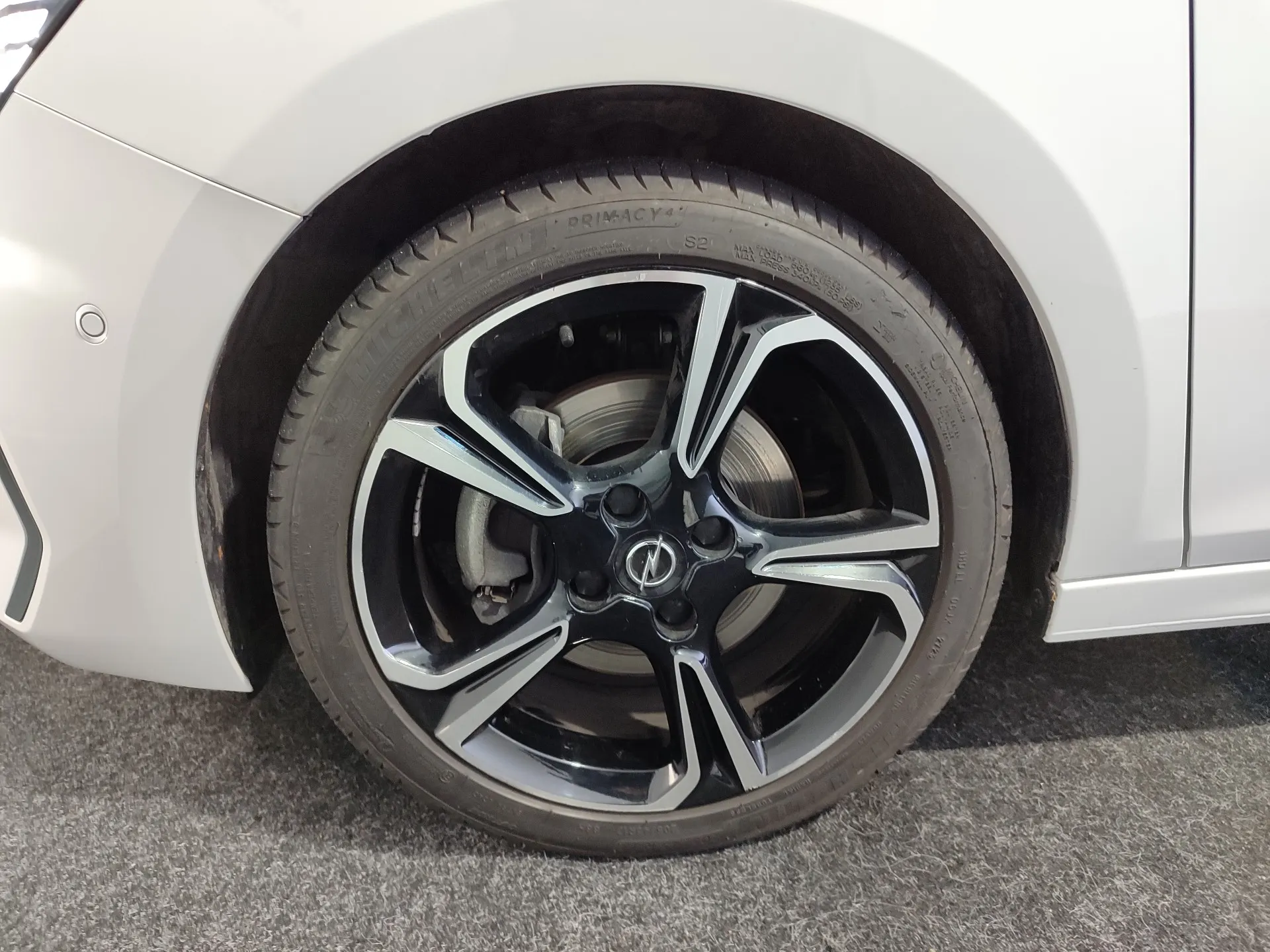 Opel Corsa 1.2 T GS 37