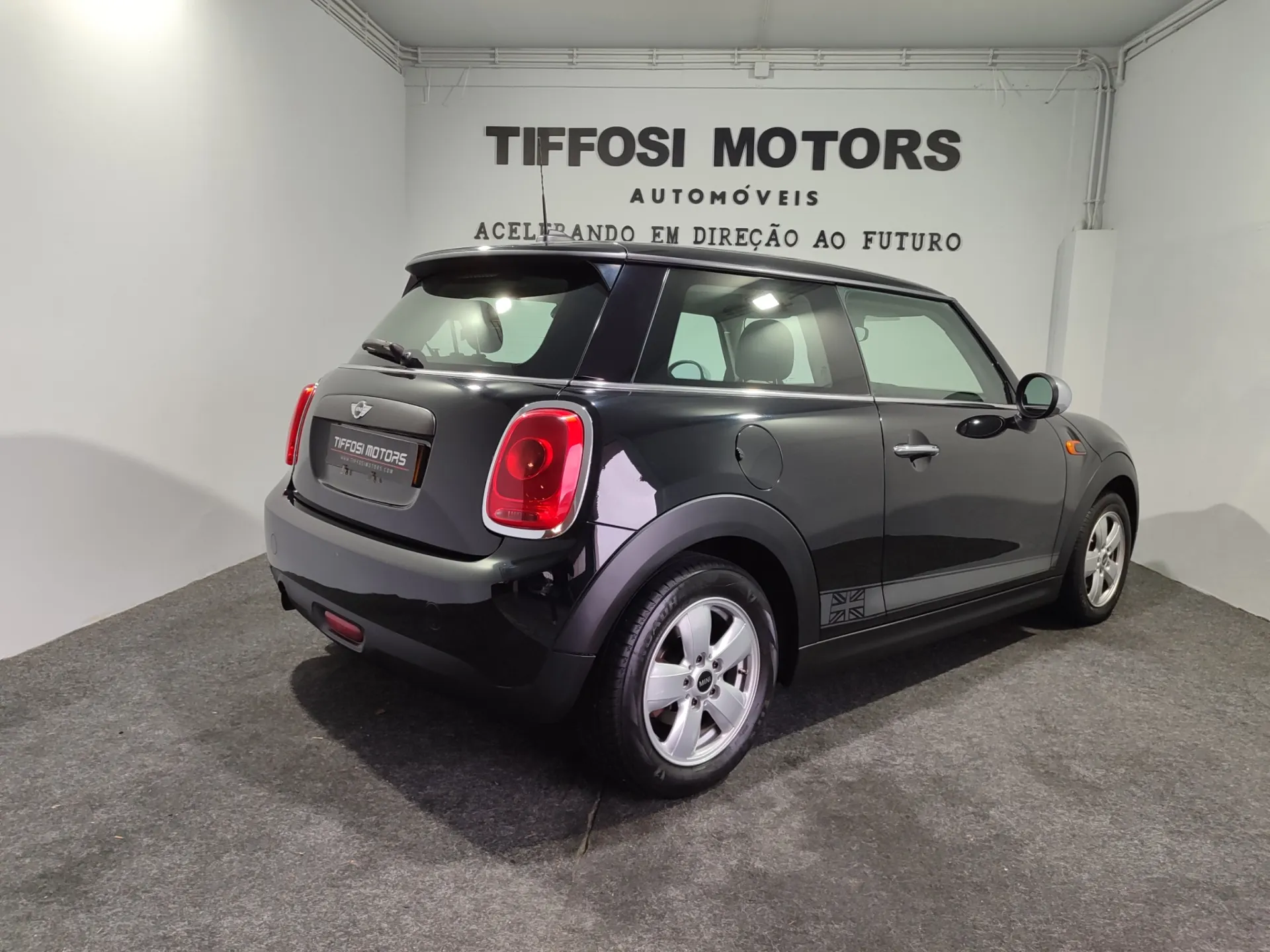 MINI 3 Portas One D 7