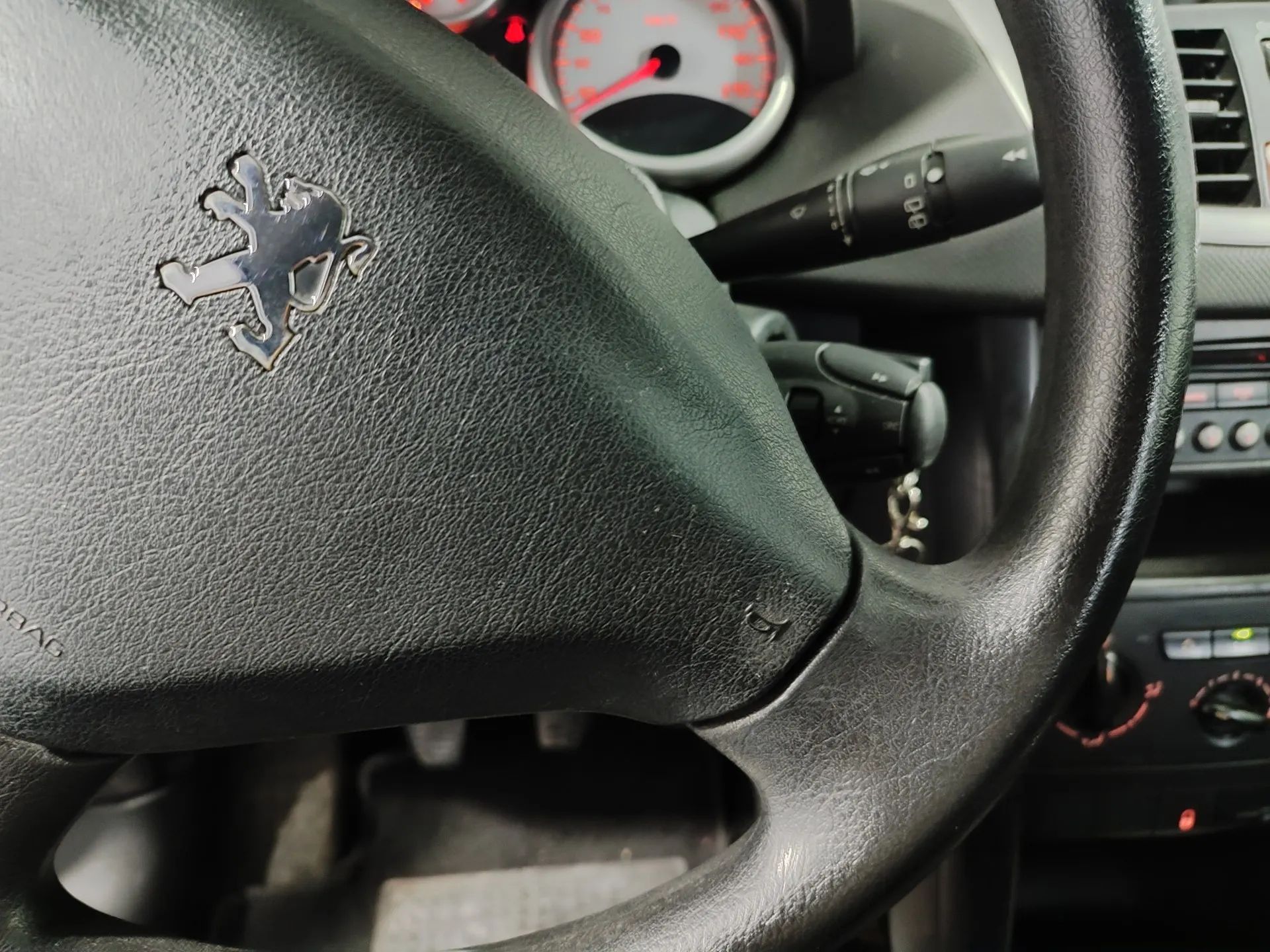 Peugeot 207 1.4 HDi Trendy 25