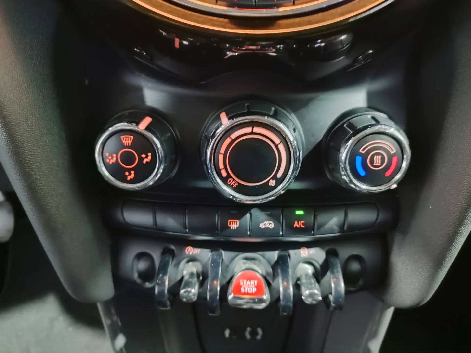 MINI 3 Portas One D 26