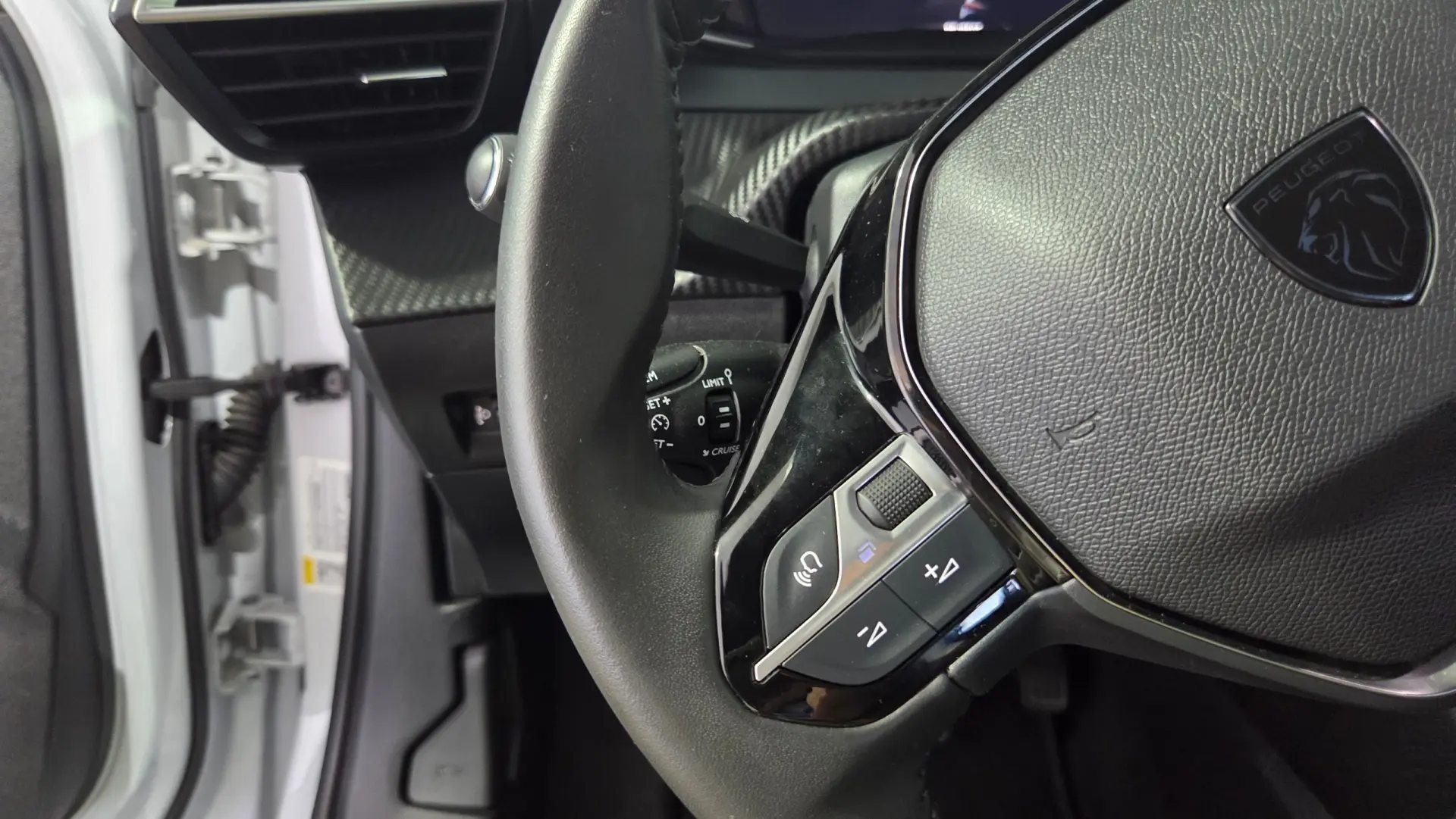 Peugeot 2008 PureTech 100 Stop&Start Allure 33