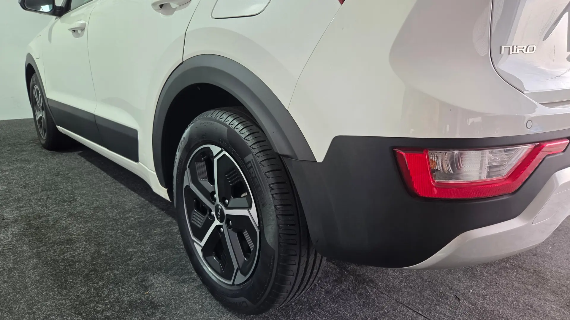 Kia Niro 1.6 GDI PHEV 2WD OPF Aut. Spirit 11