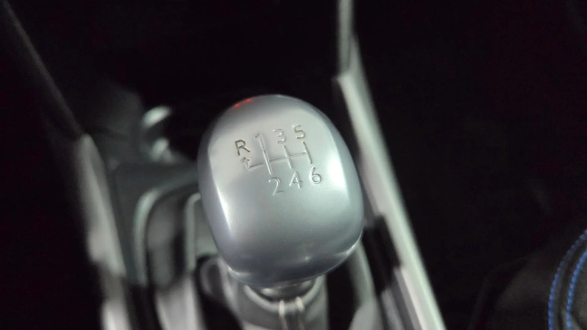 Peugeot 2008 PureTech 130 Stop&Start Allure 29