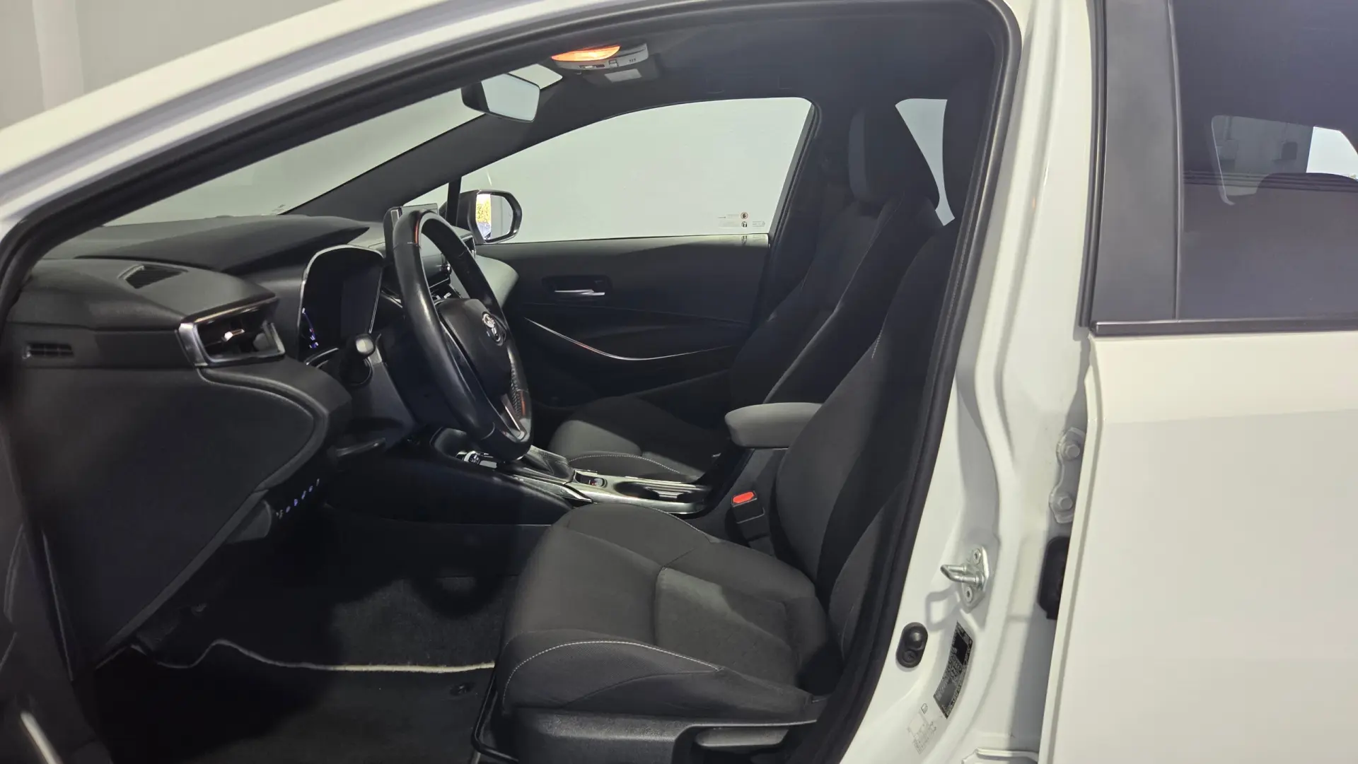 Toyota Corolla Touring Sports 1.8 Hybrid Exclusive 14