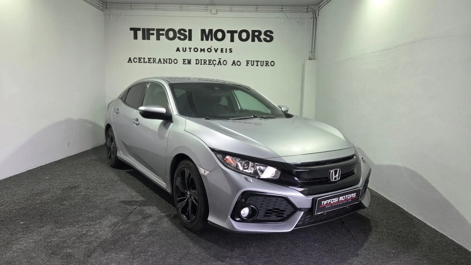 Honda Civic 1.0 i-VTEC Elegance Navi CVT 2