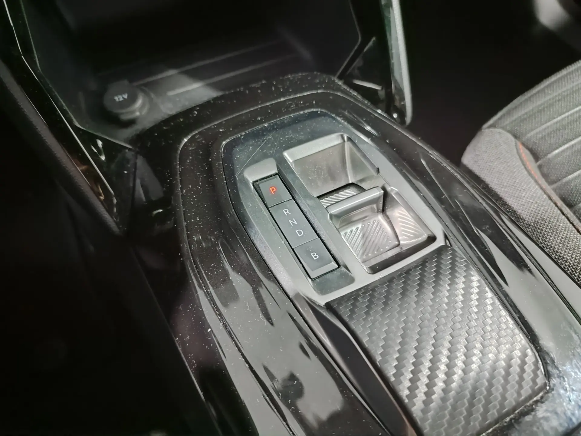 Peugeot e-2008 50 kWh Active Pack 29