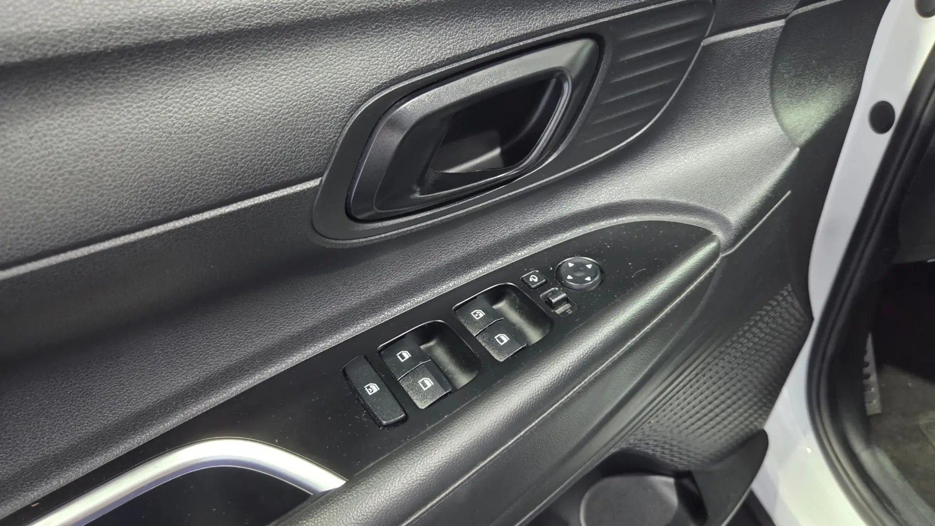 Hyundai Bayon 1.0 T-GDI 48V-Hybrid DCT Connect & Go 36