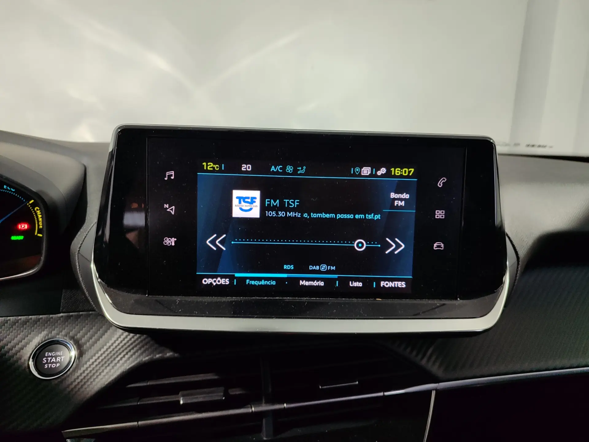 Peugeot e-2008 50 kWh Active Pack 21