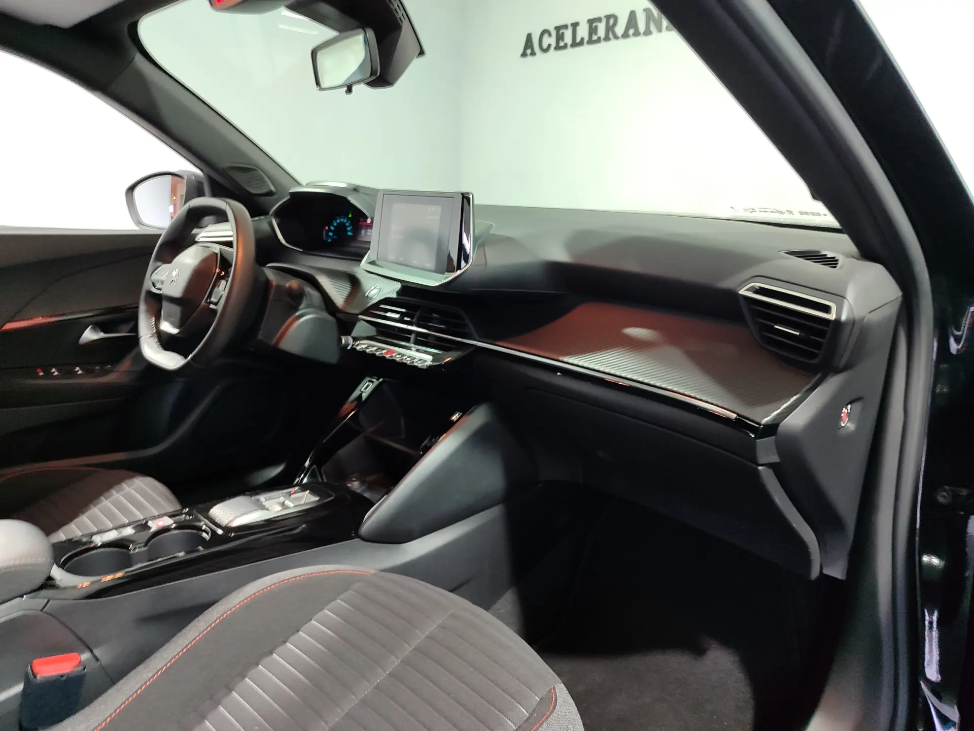 Peugeot e-2008 50 kWh Active Pack 19