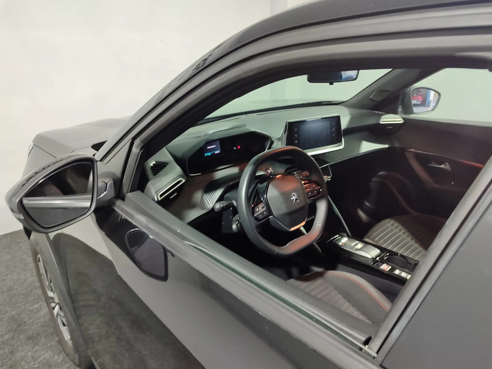 Peugeot e-2008 50 kWh Active Pack 11