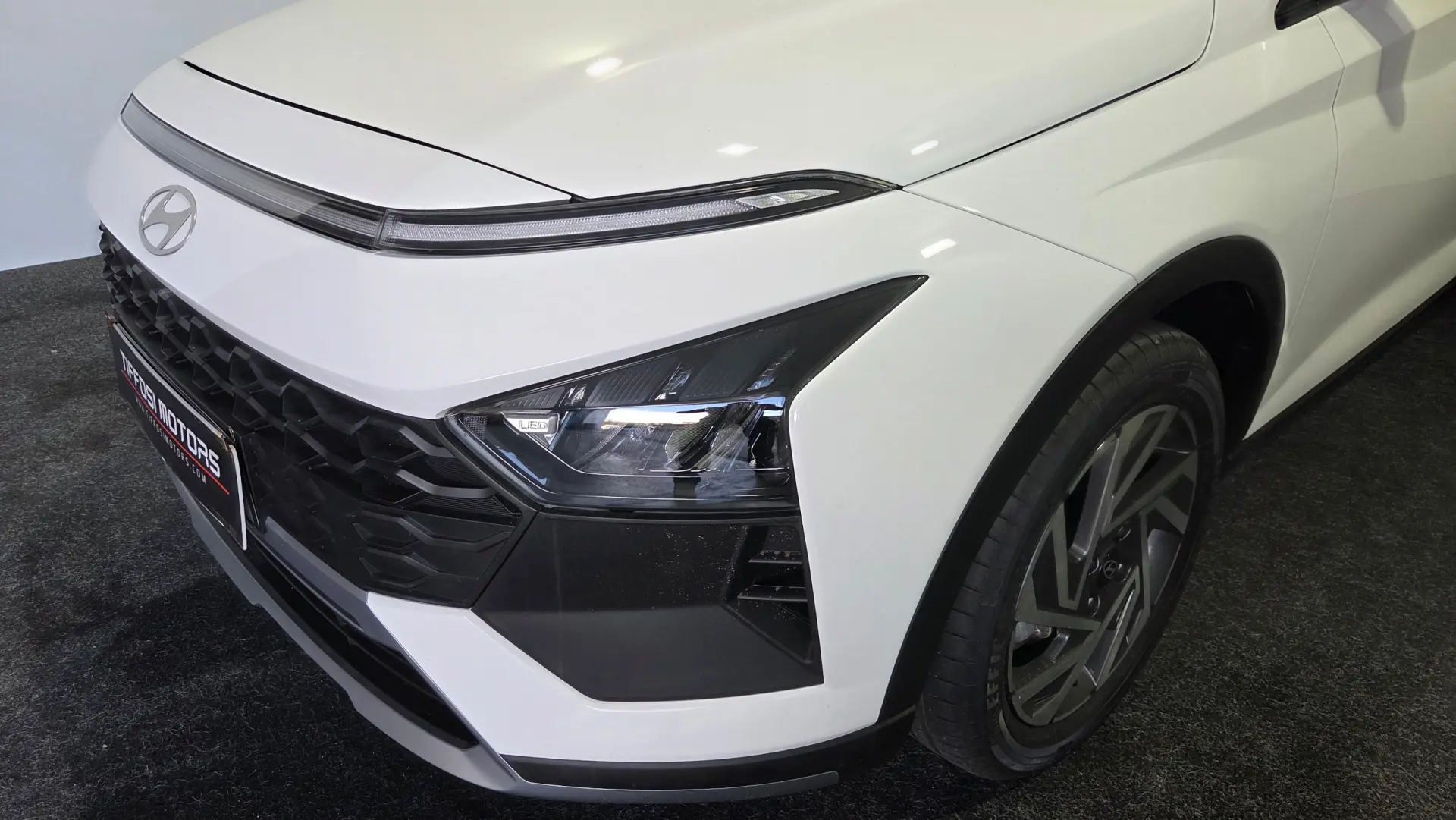 Hyundai Bayon 1.0 T-GDI 48V-Hybrid DCT Connect & Go 4