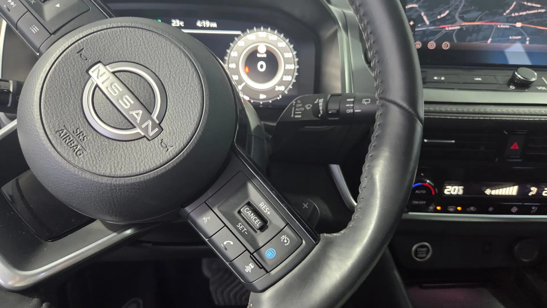 Nissan Qashqai 1.3 DIG-T N-Connecta LED Xtronic 34