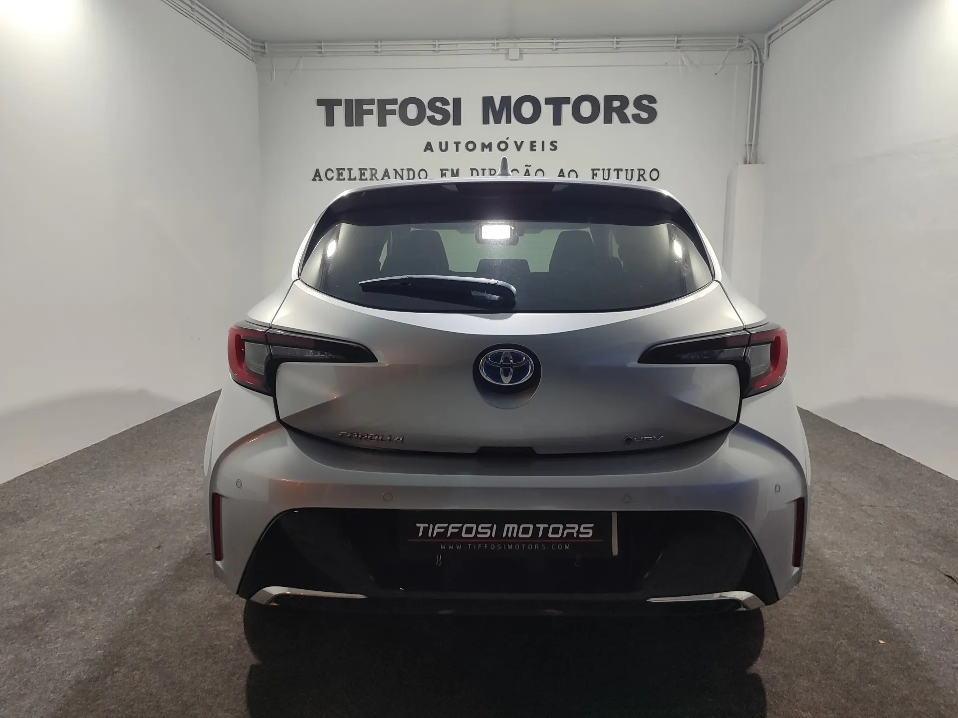 Toyota Corolla 1.8 Hybrid Exclusive 8