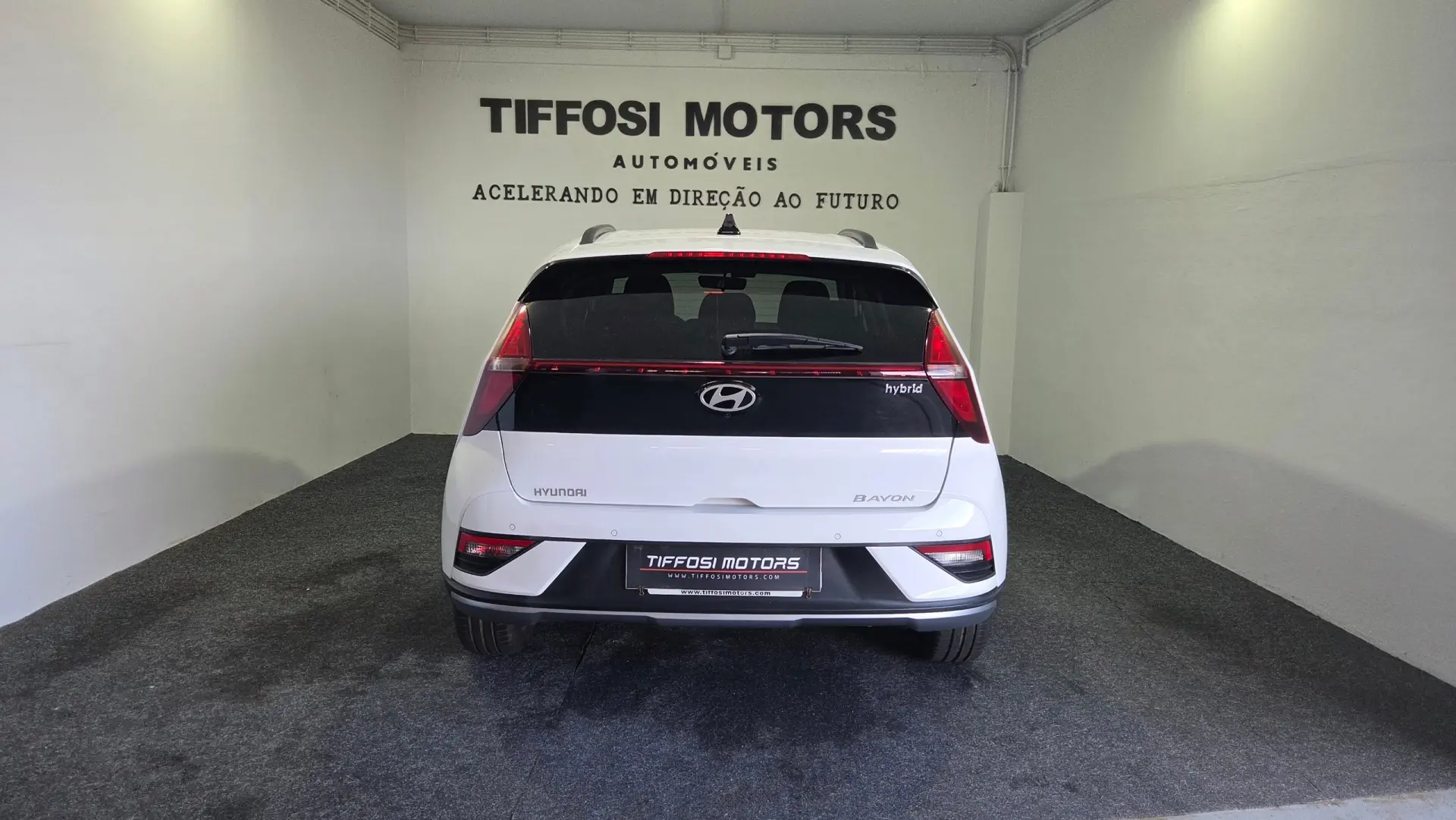 Hyundai Bayon 1.0 T-GDI 48V-Hybrid DCT Connect & Go 8